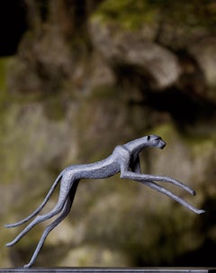 Maroni - Sculpture en bronze d'un félin bondissant, style moderniste, 72x40 cm