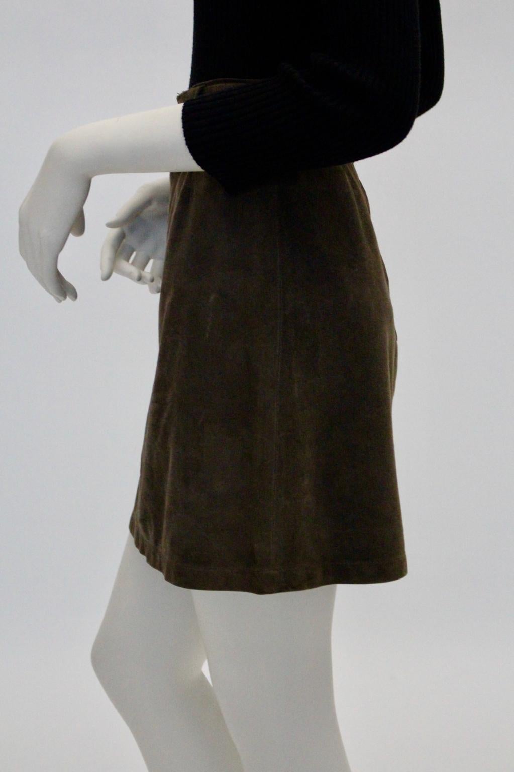 Sylvie Schimmel Paris Vintage Taupe Suede A Line Mini Skirt with a belt France  For Sale 5
