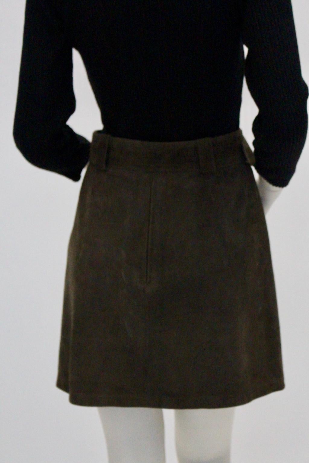 Sylvie Schimmel Paris Vintage Taupe Suede A Line Mini Skirt with a belt France  For Sale 6