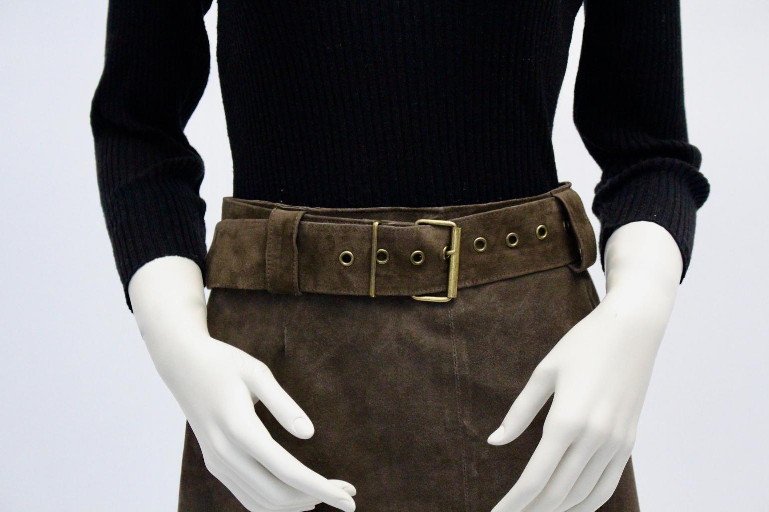 Sylvie Schimmel Paris Vintage Taupe Suede A Line Mini Skirt with a belt France  For Sale 9