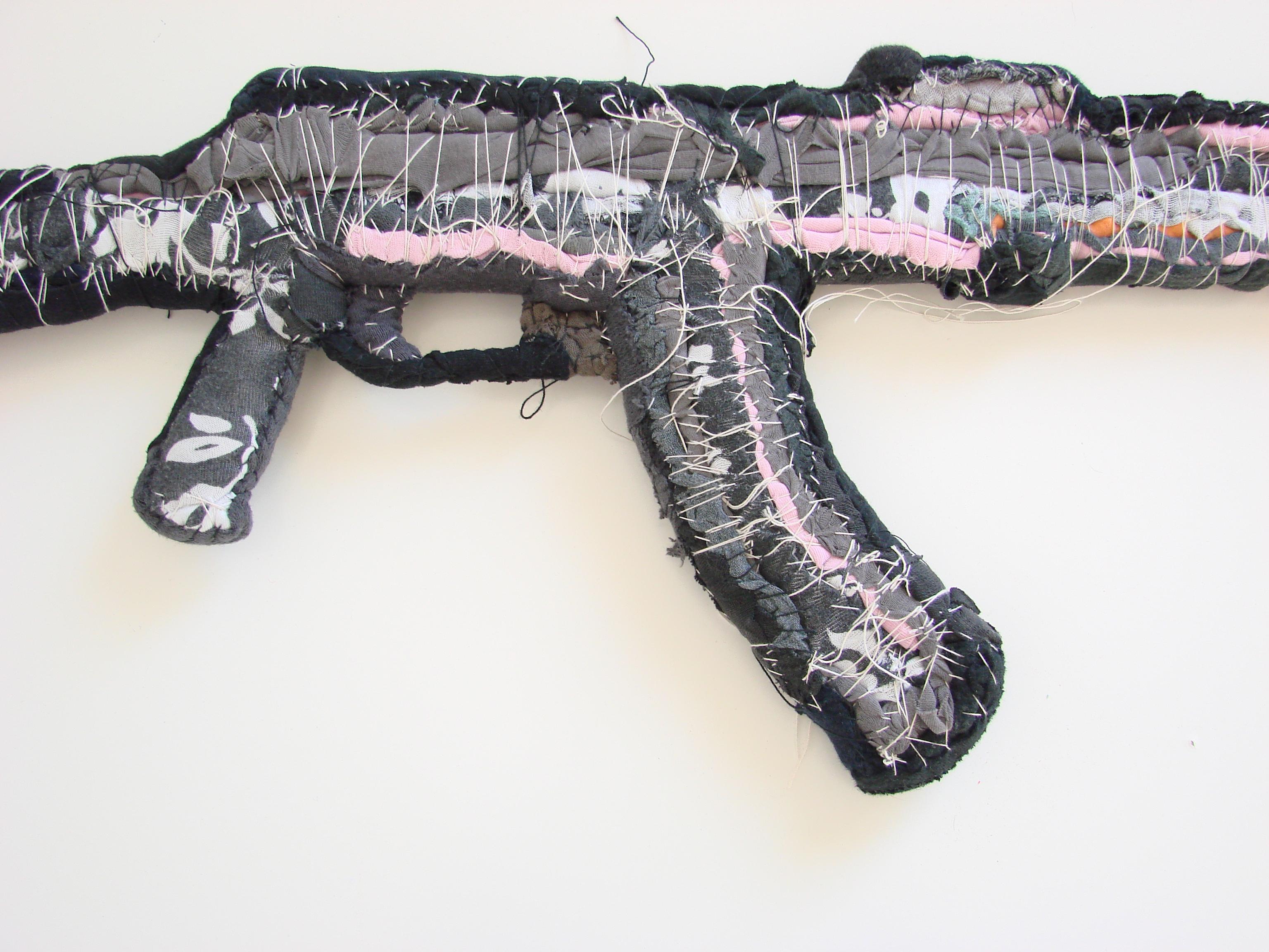 WATER RIFLE - Modern obiect sculpture made of steel and fabric - Sculpture by Sylwia Jakubowska-Szycik