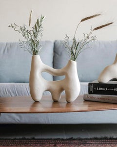 Symbiose Vase aus Ton - Knochenweiß