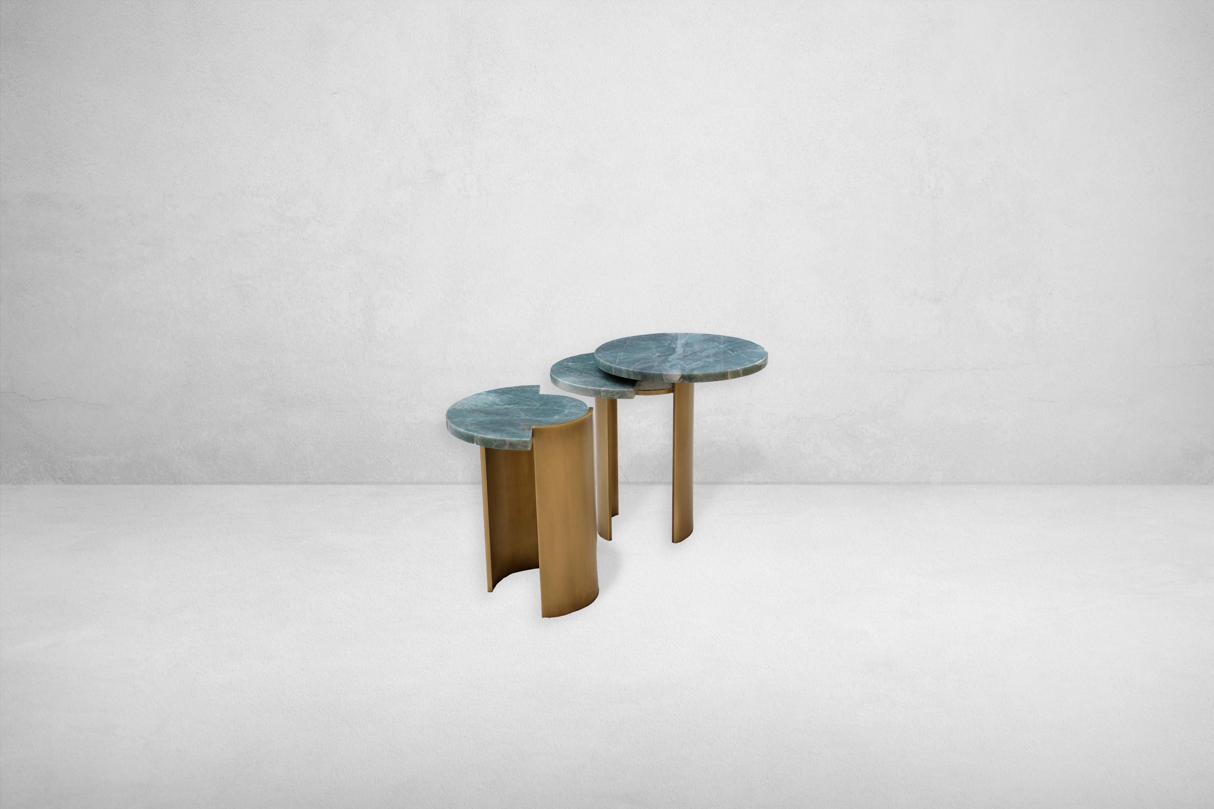 Symbol Emerald side table by Atra Design.
Limited Edition of 8.
Dimensions: D 36 x H 37 cm.
Materials: emerald quartzite, brass.
Available in other size.

Atra Design
We are Atra, a furniture brand produced by Atra form a mexico city–based