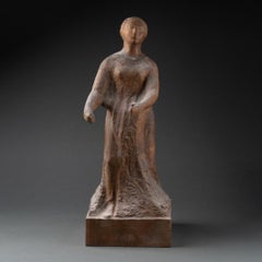 "Symbolist woman" : Straight wood carved sculpture - Circa 1940