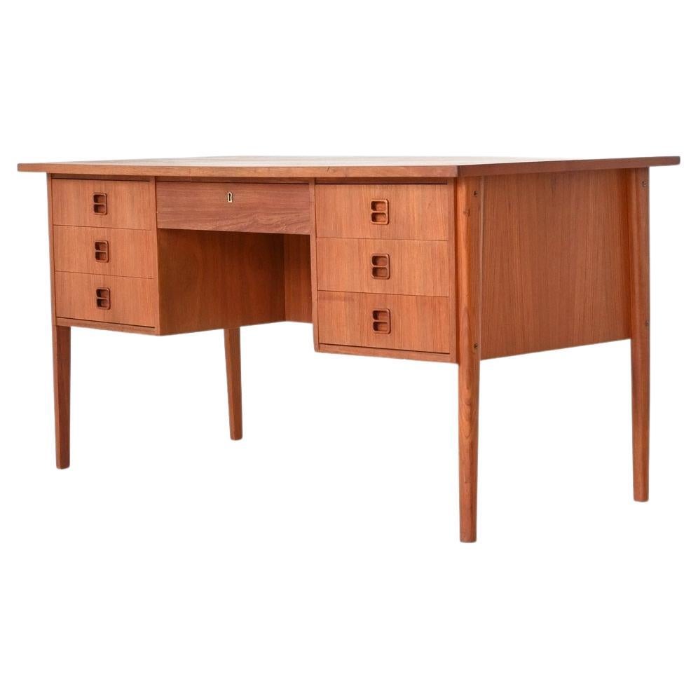 Symmetric Scandinavian Desk Teak Wood Denmark, 1960
