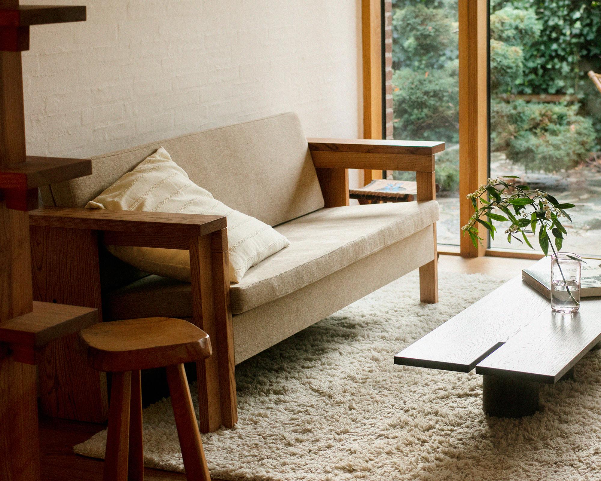 Symmetry Couch Esche / Hafer Stoff im Zustand „Neu“ im Angebot in Copenhagen, DK