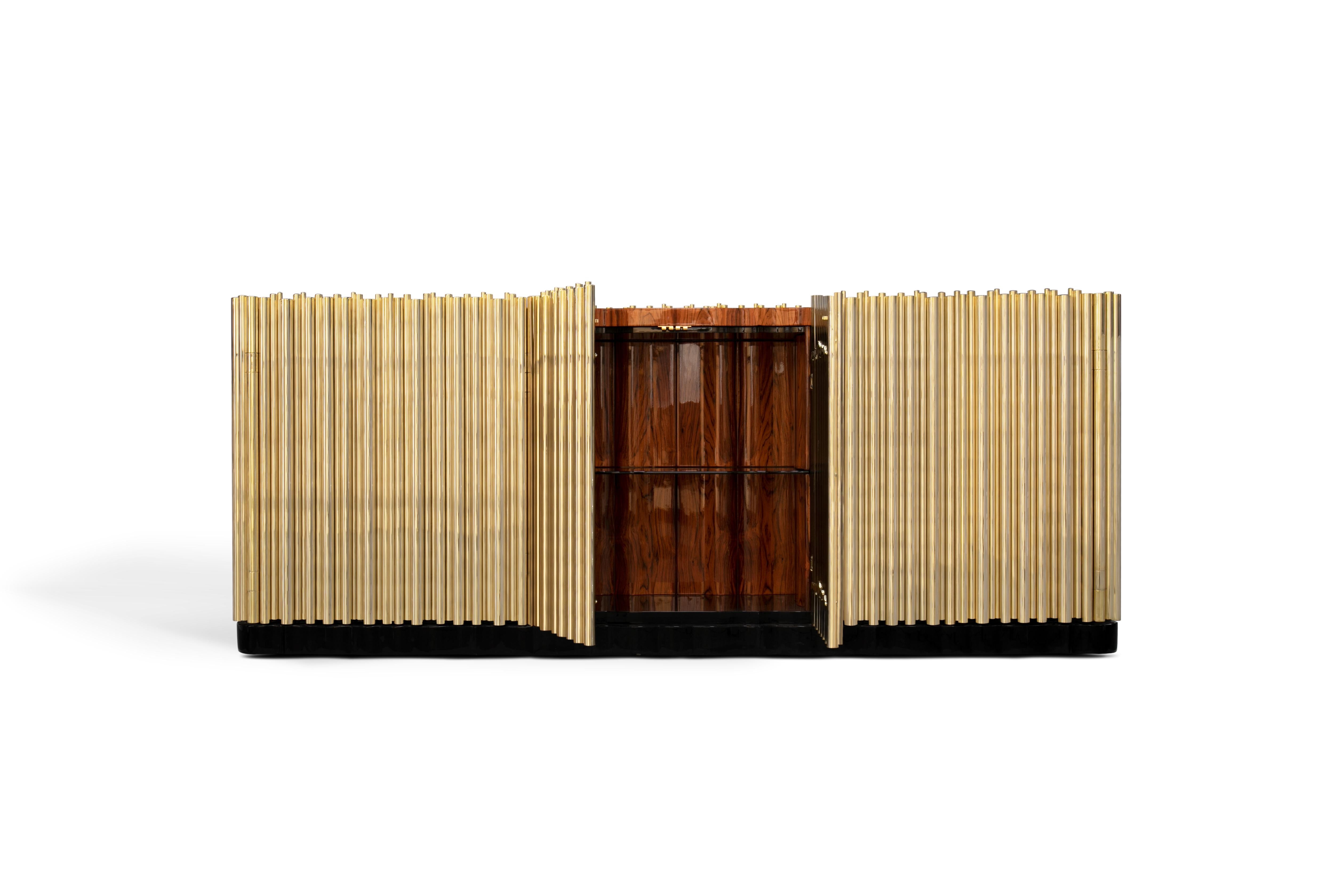 Das Symphony Sideboard ist ein Highlight, dessen modernes Design die Grandeur klassischer Kirchenorgelpfeifen nachahmt. Als Synonym für Innovation und makellose Ausführung ist die Symphony eines der exquisitesten Stücke der Limited Edition