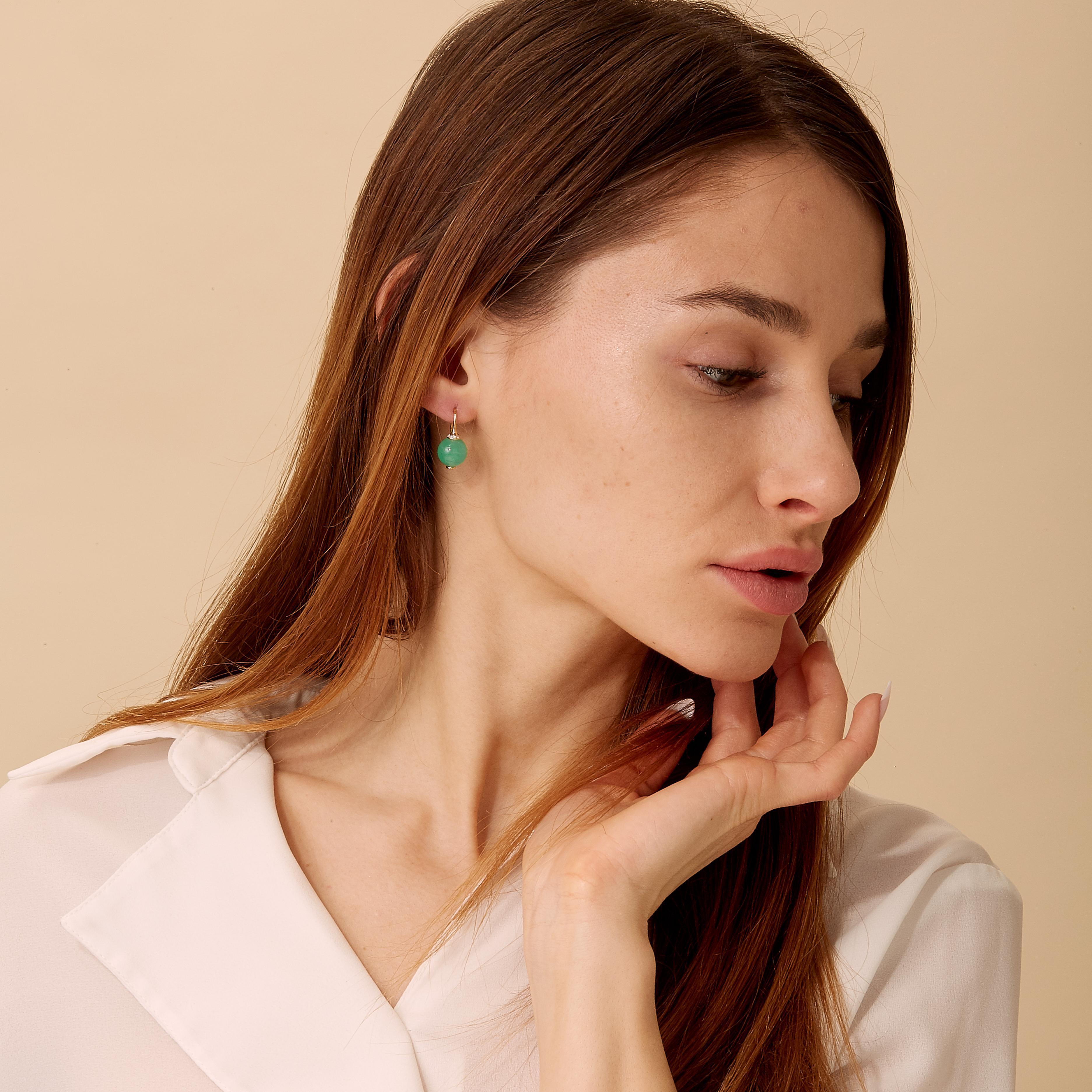Created in 18 karat yellow gold
Chrysoprase beads 13.50 carats approx.
Diamonds 0.10 carat approx.
Limited edition

Crafted from 18 karat yellow gold, these limited edition earrings feature captivating chrysoprase beads and a sprinkling of