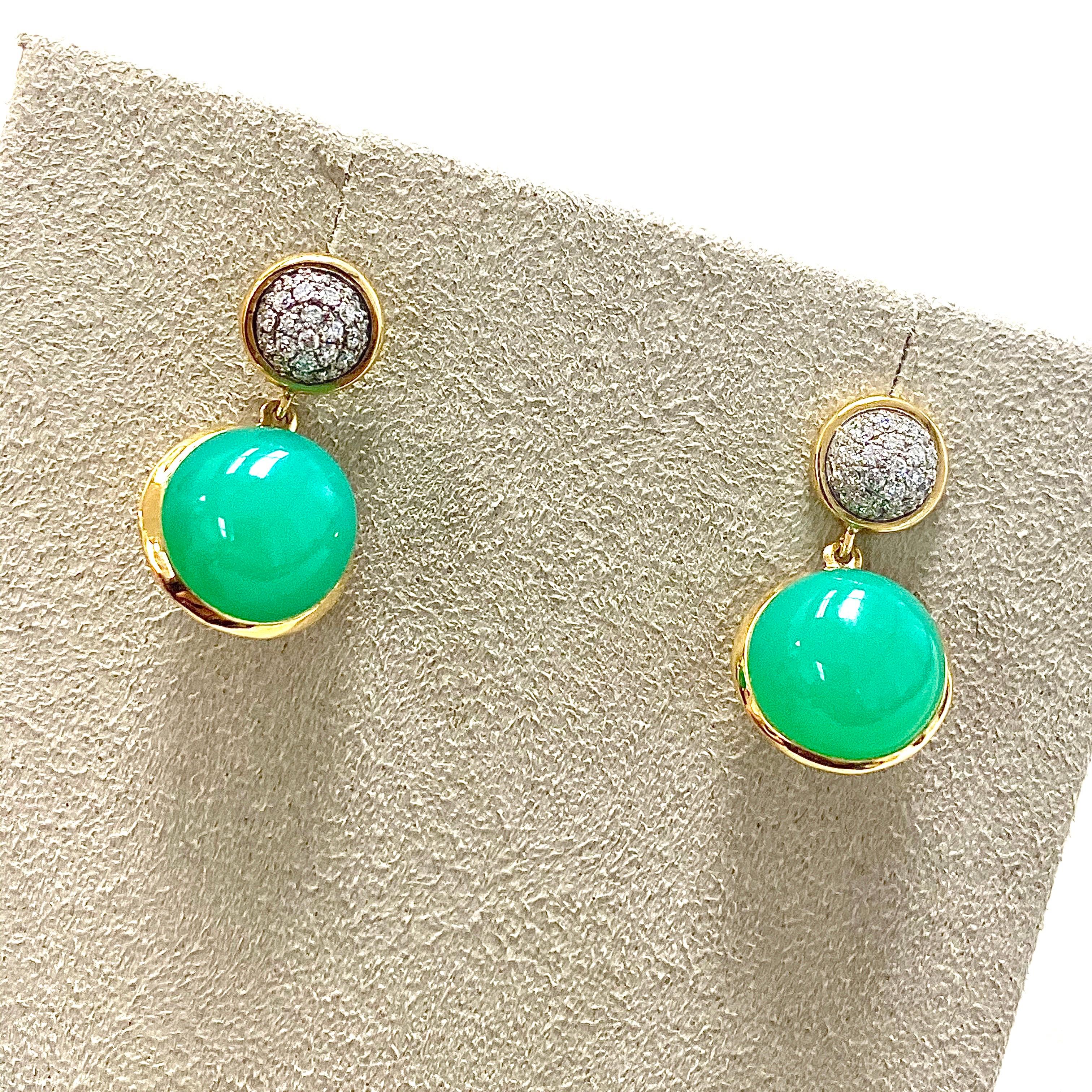 Cabochon Syna Chrysoprase Yellow Gold Baubles Earrings with Diamonds For Sale