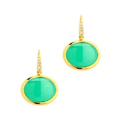 Ohrringe aus Gelbgold mit Chrysopras und Diamanten von Syna-Chrysoprase