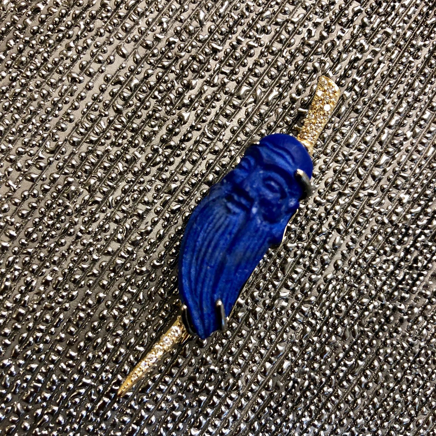 Syna Lapis Lazuli Yellow Gold Lapel Pin with Diamonds In New Condition For Sale In Fort Lee, NJ