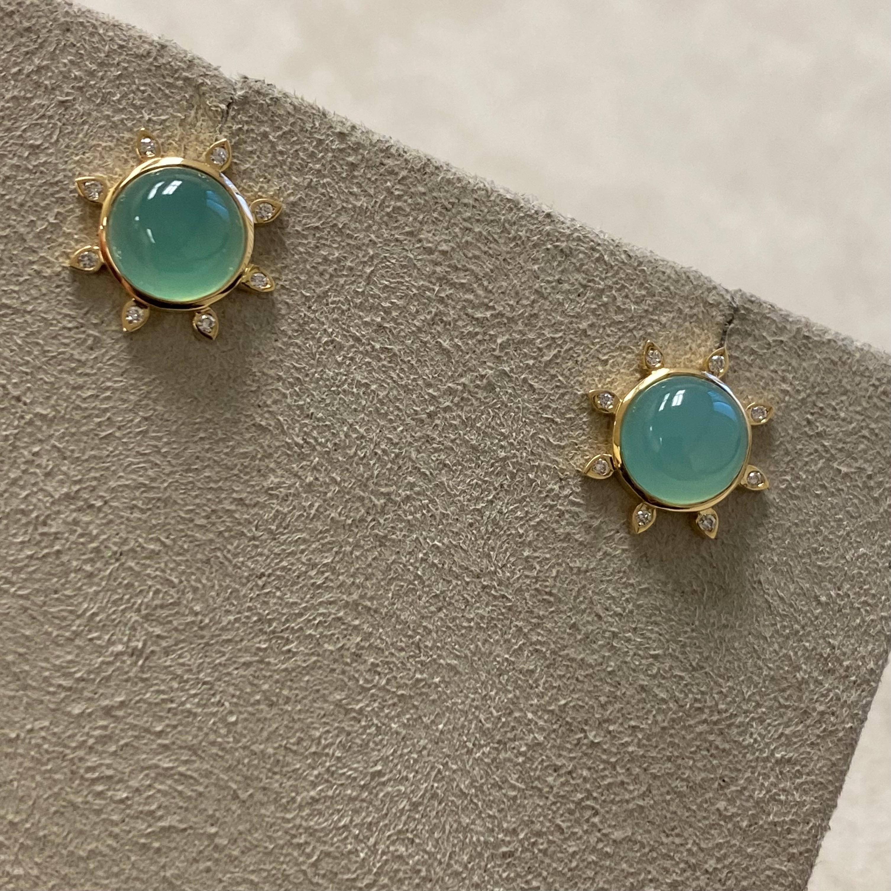 Created in 18 karat yellow gold
Light Green Chalcedony cabochons 4 carats approx.
Diamonds 0.10 carat approx.
18kyg butterfly backs
Limited edition

Hand-crafted in 18 karat yellow gold, these limited edition earrings feature 4 carats of glistening