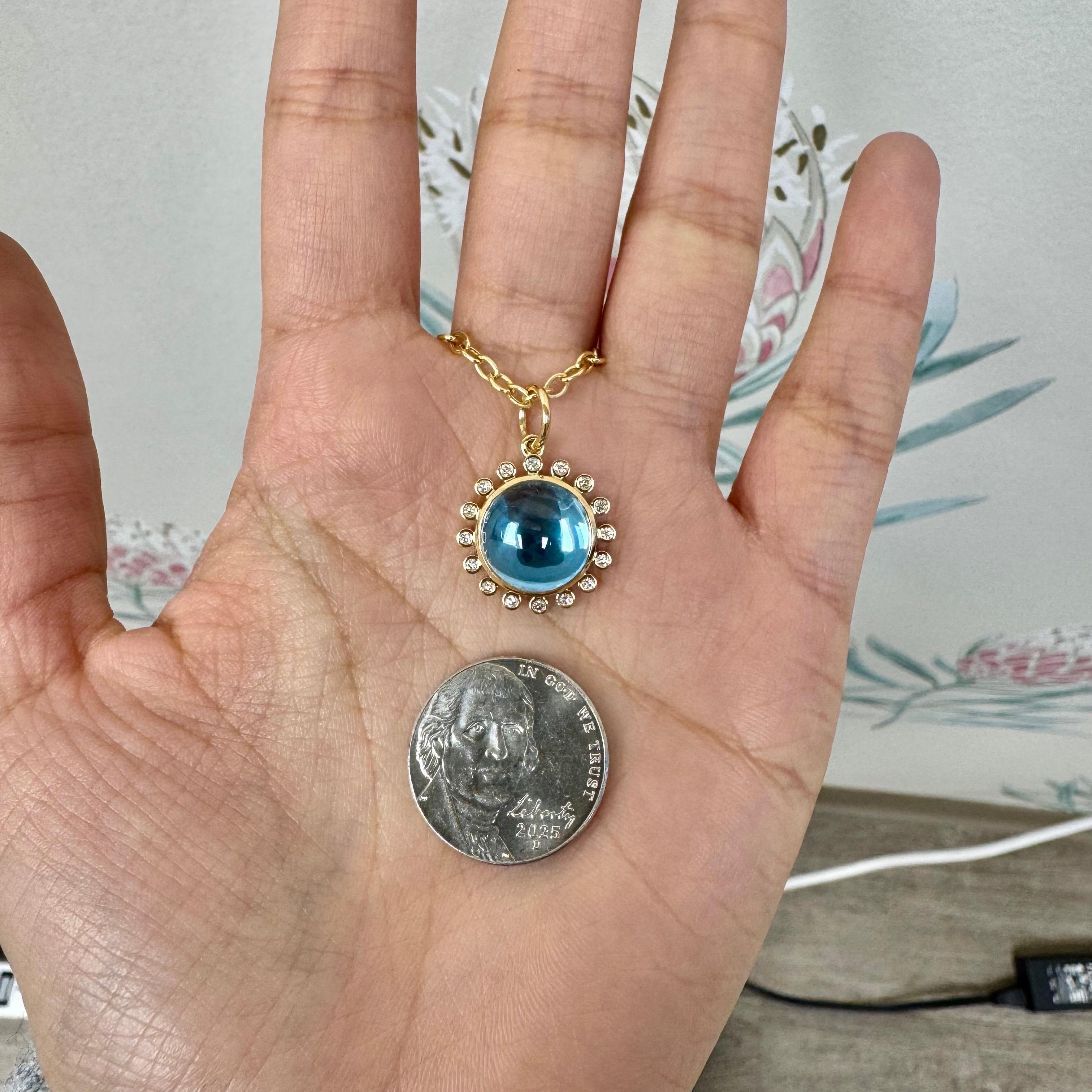 Syna Limited Edition Yellow Gold Blue Topaz Exotic Pendant with Diamonds Pour femmes en vente
