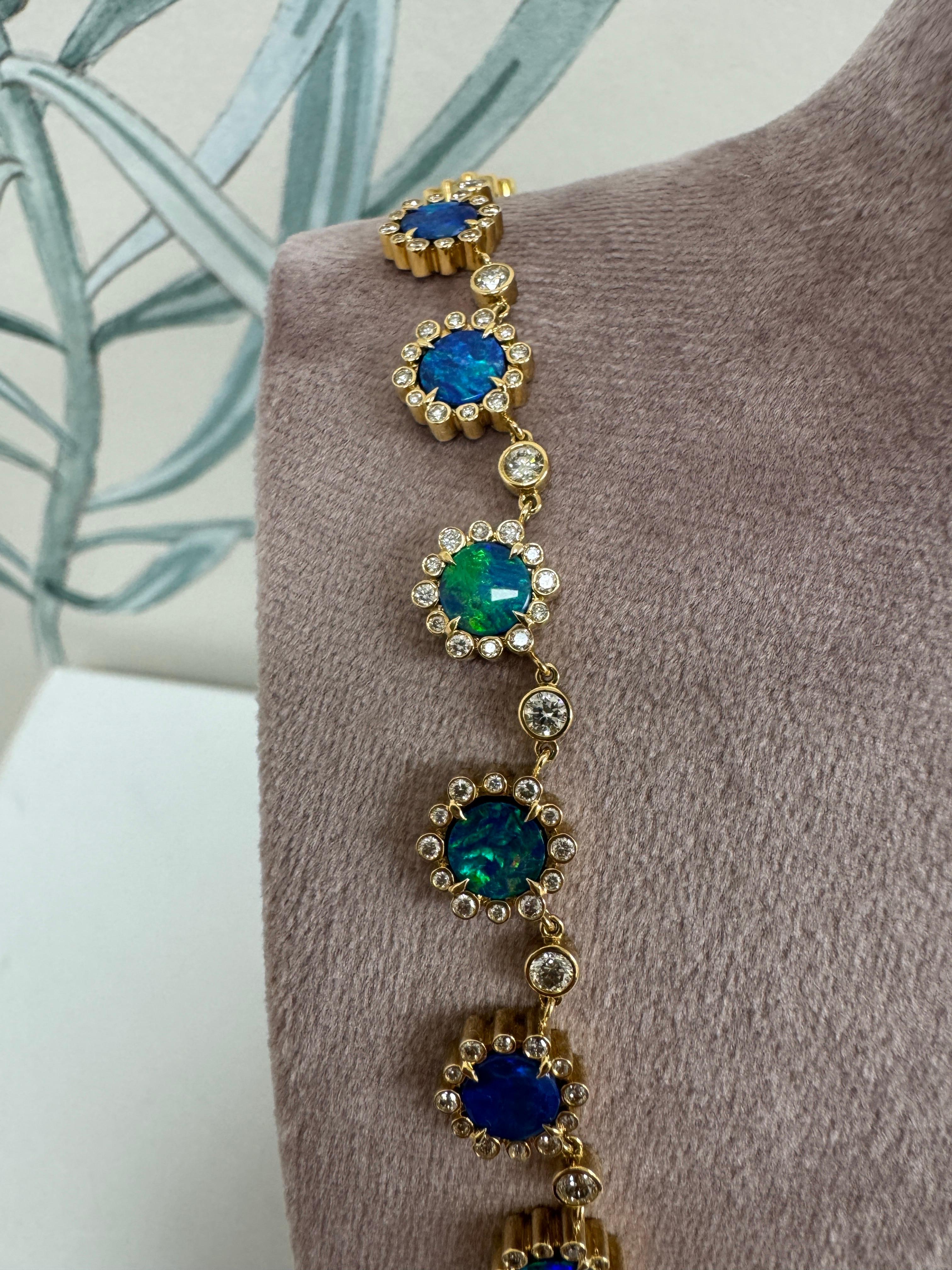 Contemporaneo Collana esagonale Syna in edizione limitata in oro giallo con opale Boulder e diamanti in vendita