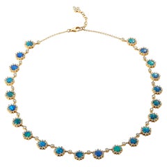 Collana esagonale Syna in edizione limitata in oro giallo con opale Boulder e diamanti
