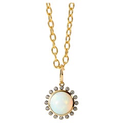 Syna Exotische Syna-Anhänger aus Gelbgold mit äthiopischem Opal in limitierter Auflage und Diamanten