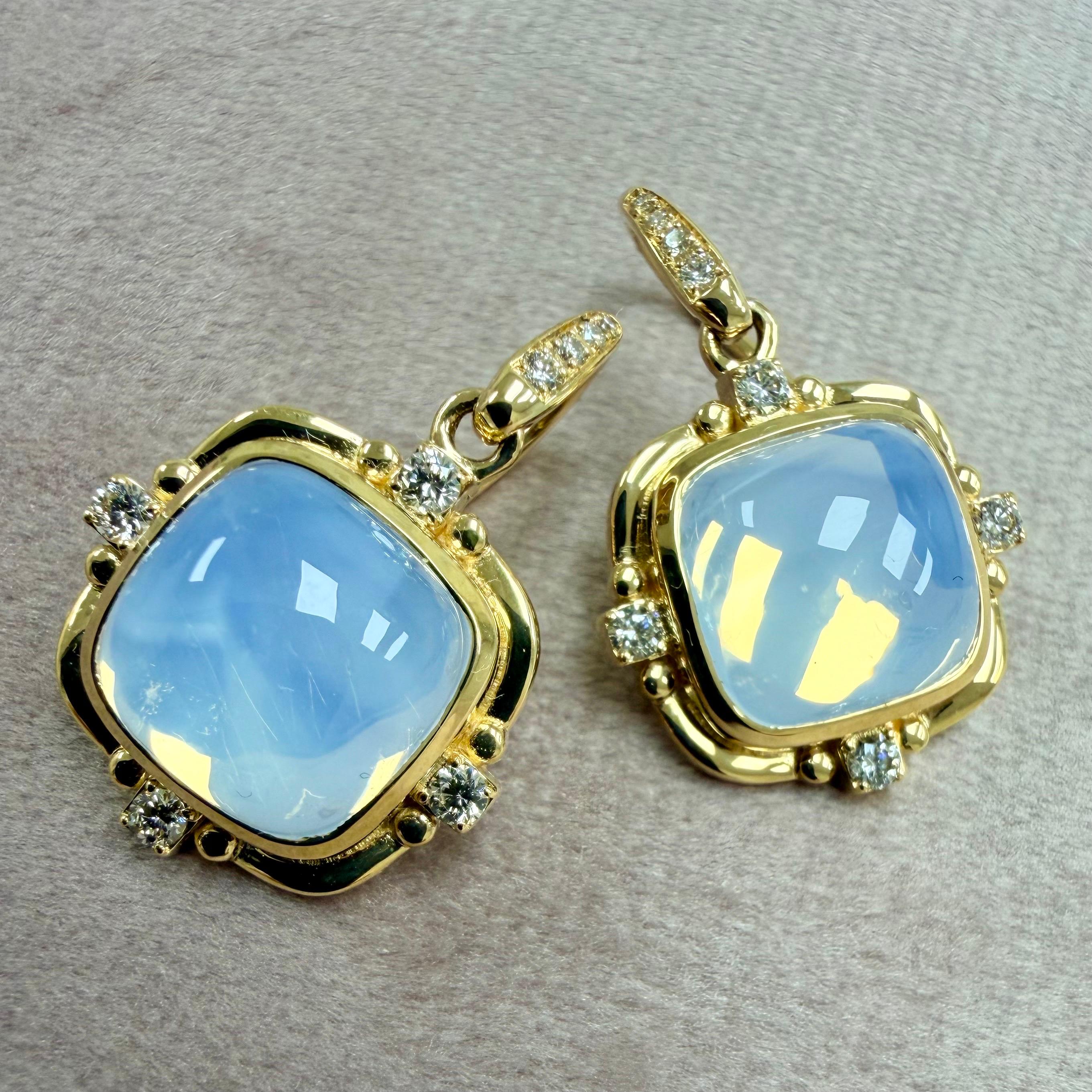 Créé en or jaune 18 carats
Quartz lunaire 9.50 carats environ
Diamants 0,25 carat environ
Fil français pour oreilles percées
Édition limitée




À propos des concepteurs

S'inspirant de petites choses, Jewell et Namrata Kothari ont créé une