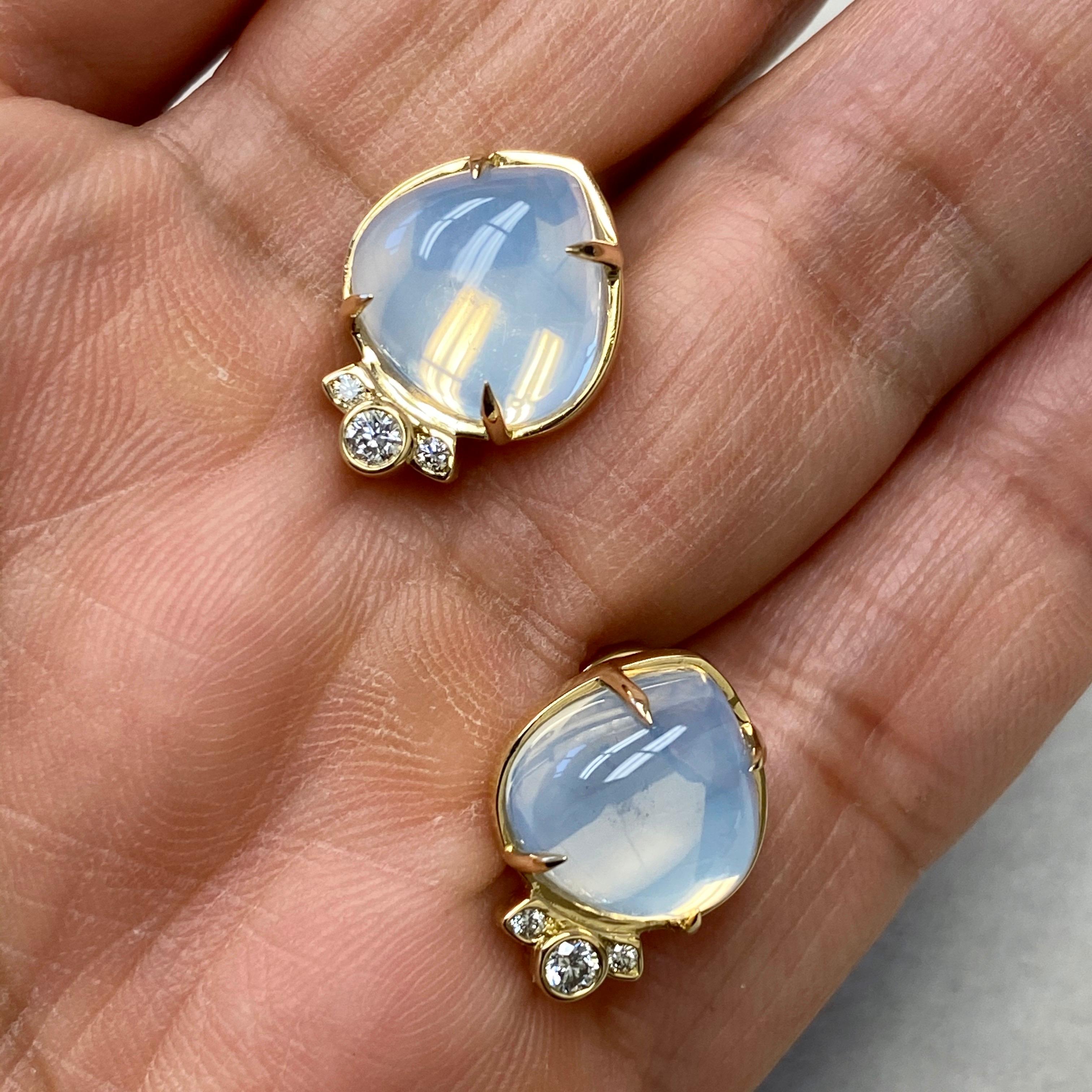 Created in 18 karat yellow gold
Moon Quartz 14 cts approx
Diamonds 0.15 cts approx
Omega clip-backs & posts
Limited Edition

Be the star of the evening with these glamorous Candy Blue Topaz & Diamond Earrings, handcrafted in a limited edition of 18