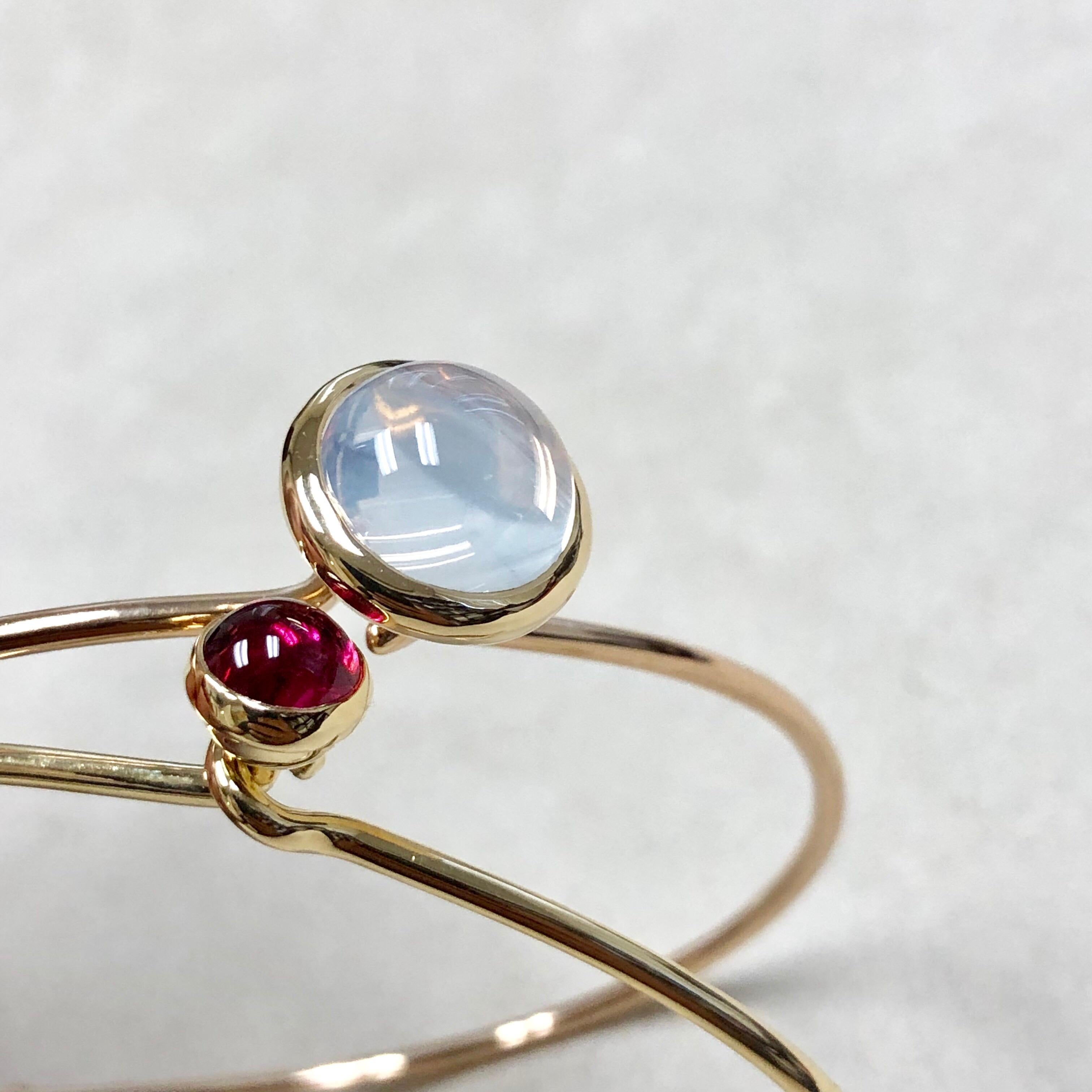 Paire de bracelets empilables Syna Moon en or jaune, quartz et rubellite en vente 5