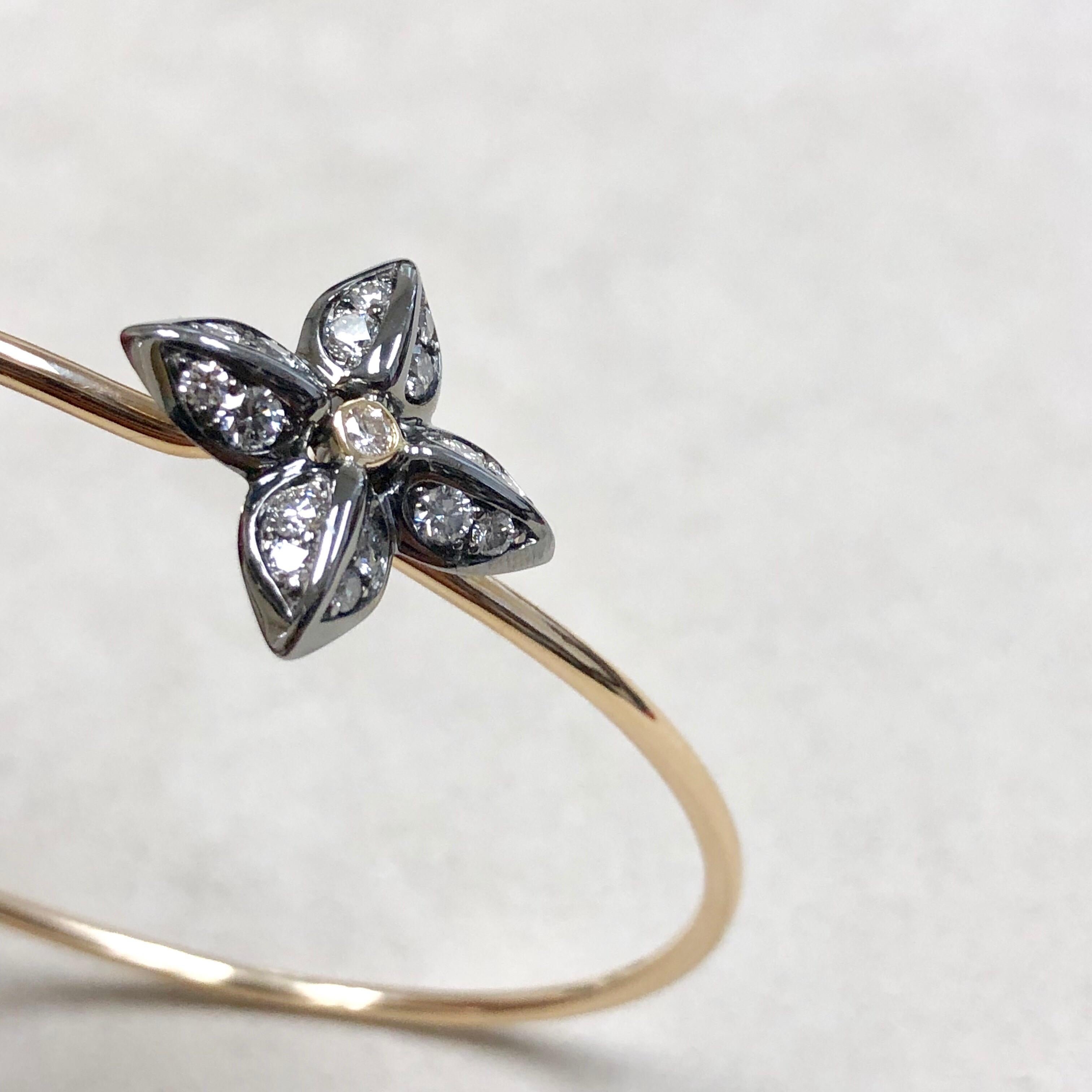 Round Cut Syna Oxidized Silver Yellow Gold Flower Bracelet with Diamonds For Sale