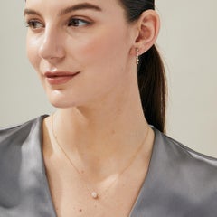 Mini collar de perlas de oro rosa Syna con diamantes