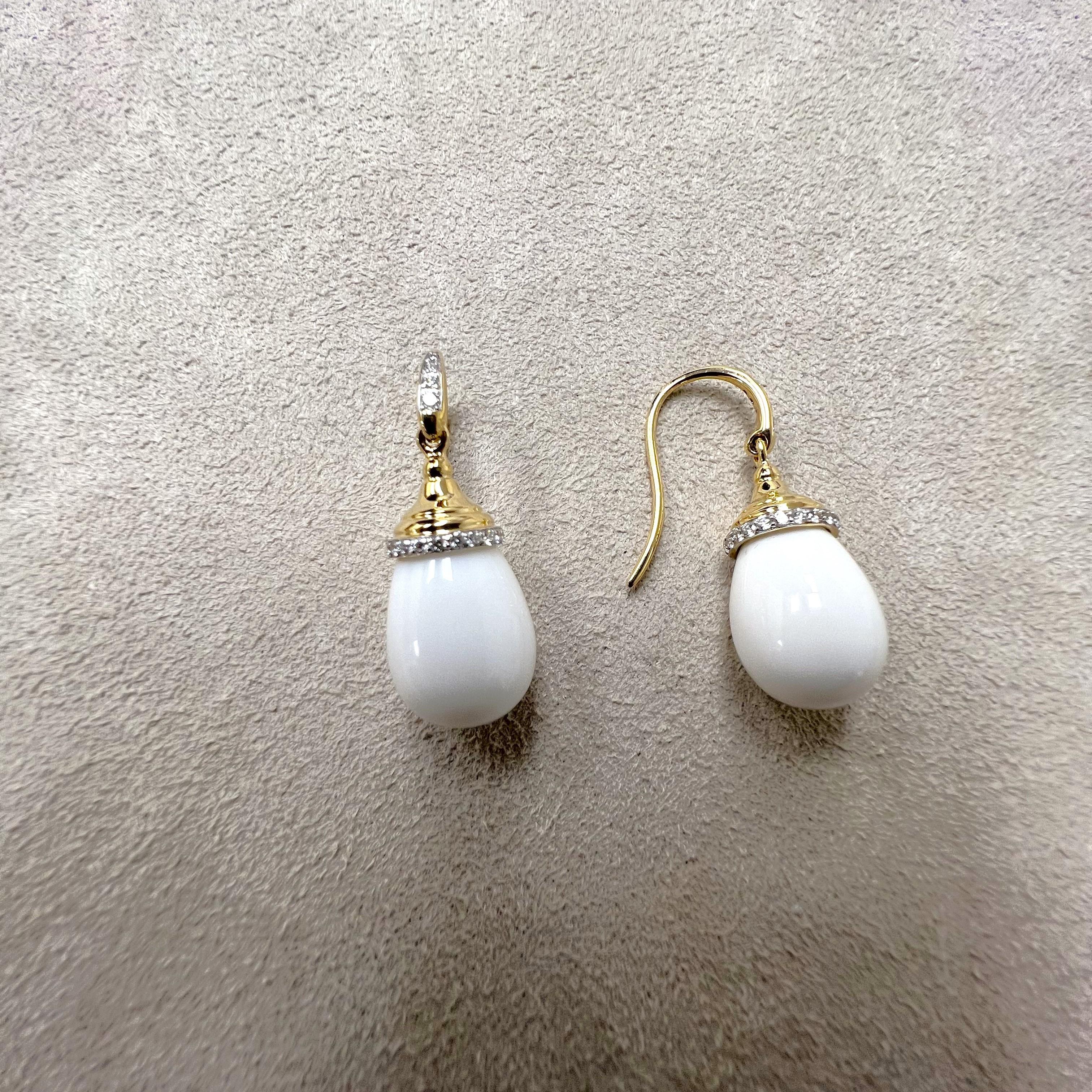 Created in 18 karat yellow gold
Agate drops 20 carats approx.
Bright diamonds 0.20 carat approx.
French wire for pierced ears
Limited edition

About the Designers

Drawing inspiration from little things, Dharmesh & Namrata Kothari have created an