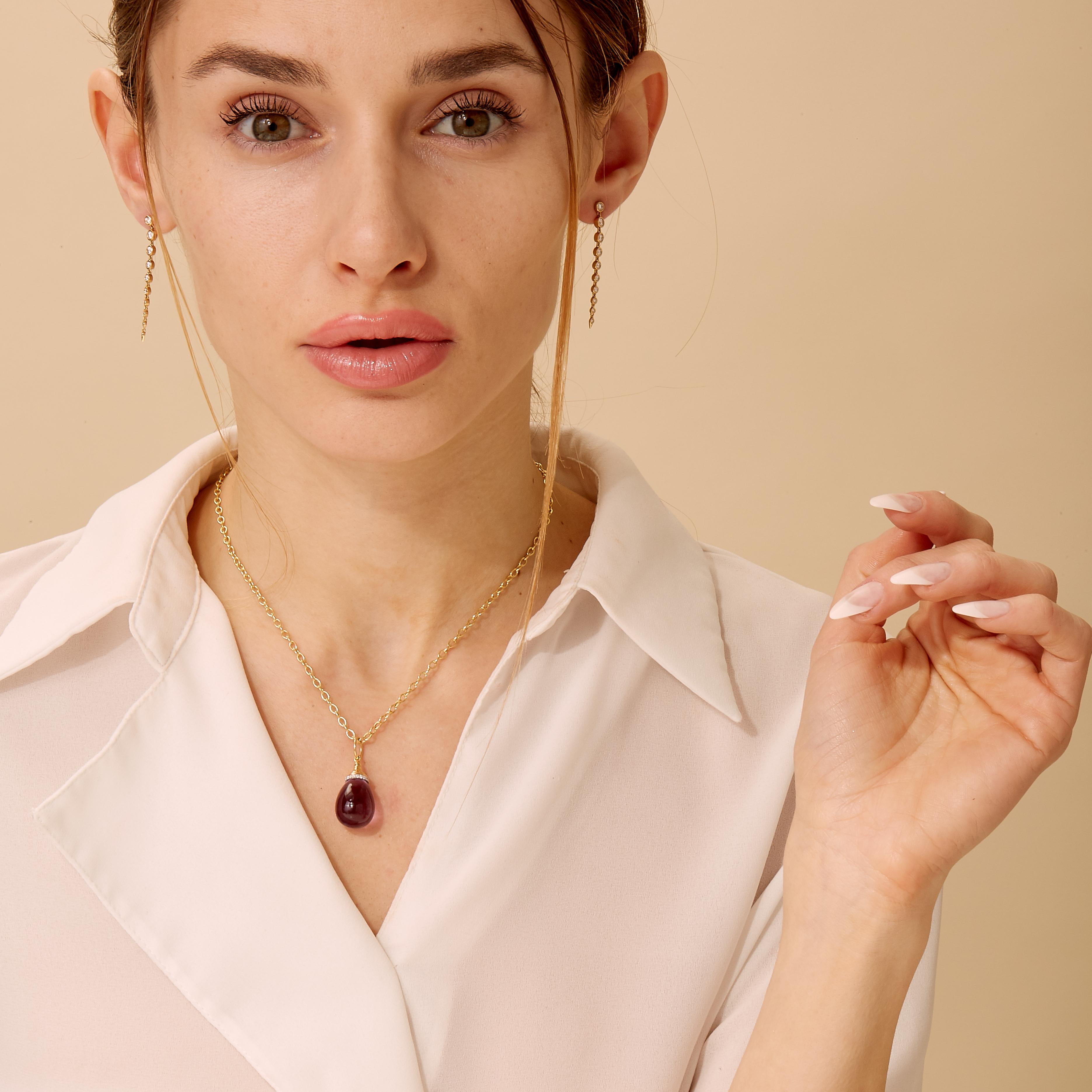 Contemporain Pendentif en or jaune Syna avec améthyste et diamants en vente