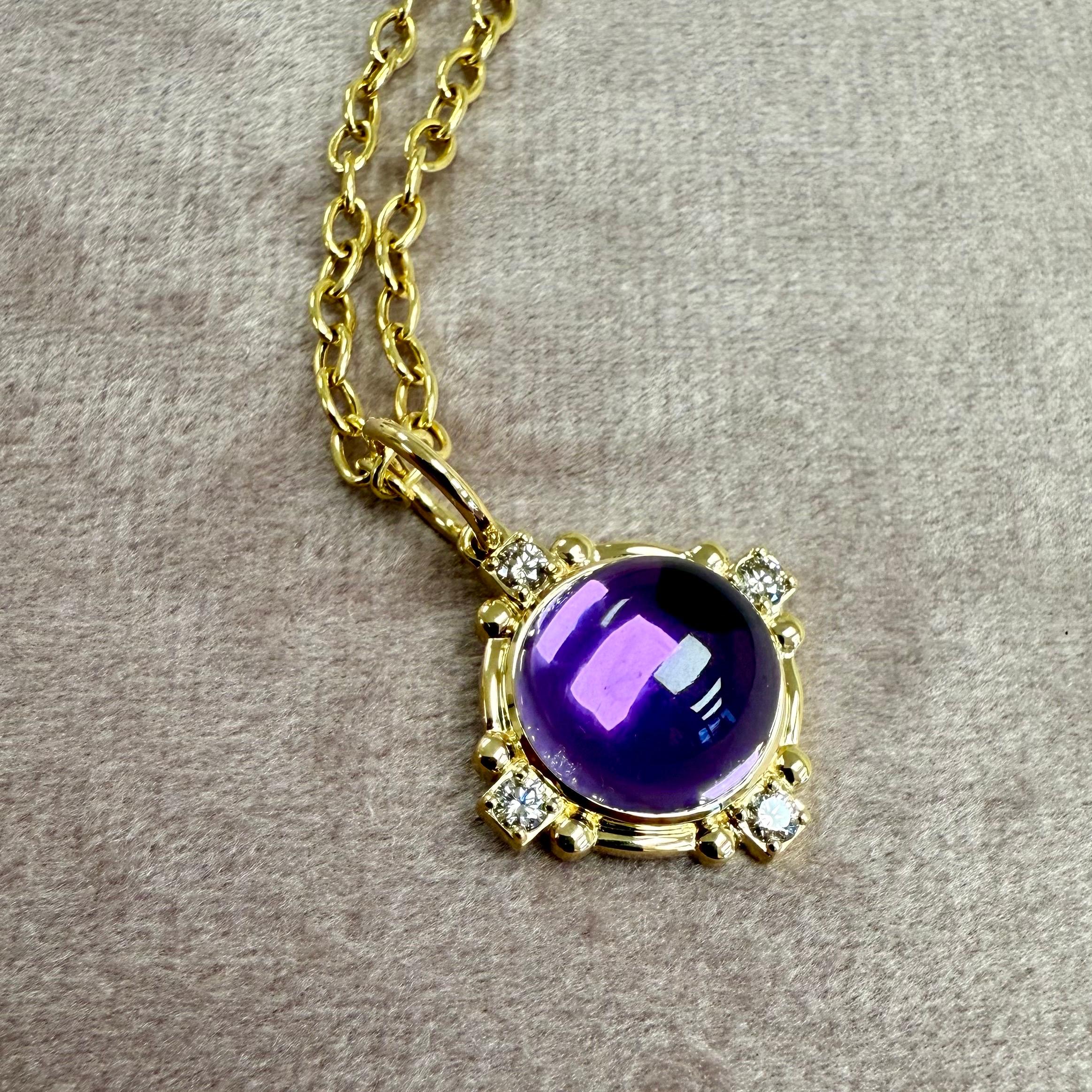 Creato in oro giallo 18 carati
Ametista 6.50 carati circa.
Diamanti 0,20 carati circa.
Catena venduta separatamente



 Informazioni sui designer ~ Dharmesh & Namrata

Traendo ispirazione dalle piccole cose, Dharmesh & Namrata Kothari hanno creato