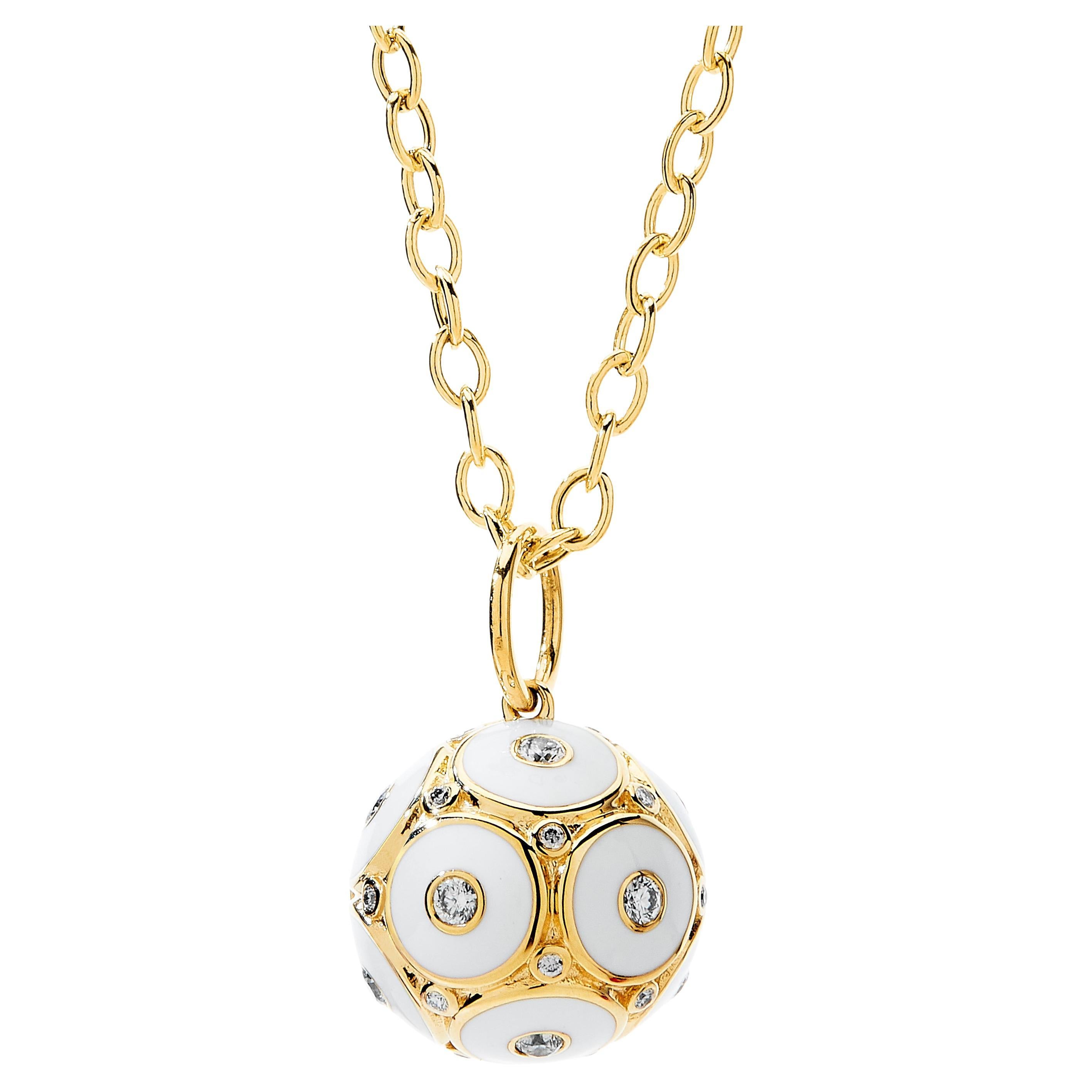 Ciondolo a sfera in oro giallo Syna con smalto bianco e diamanti champagne