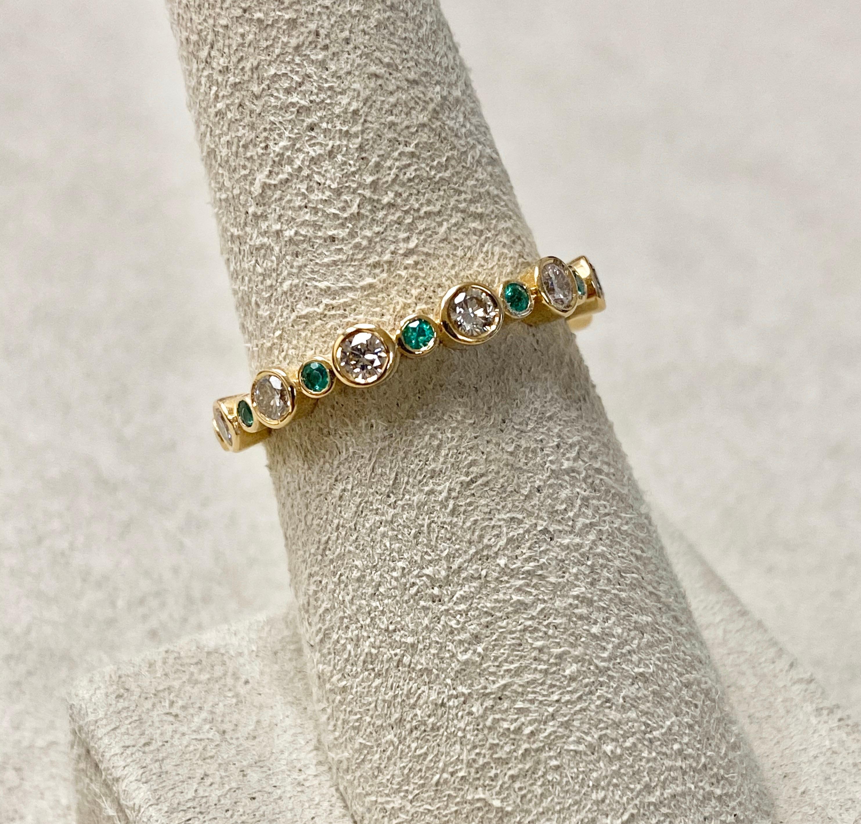 Round Cut Syna Yellow Gold Band with Emeralds and Diamonds For Sale