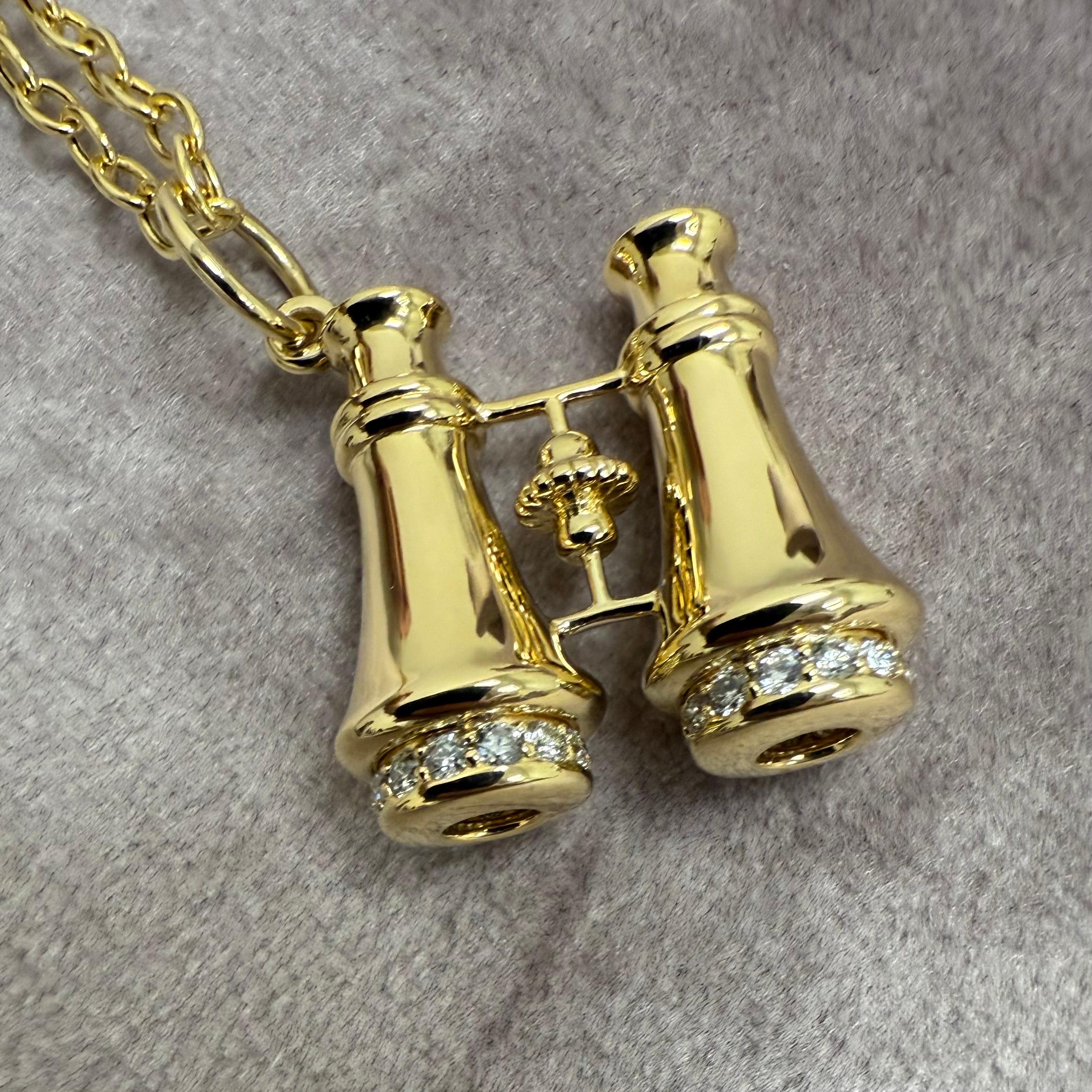 Contemporain Syna Pendentif breloque binoculaire en or jaune avec diamants en vente