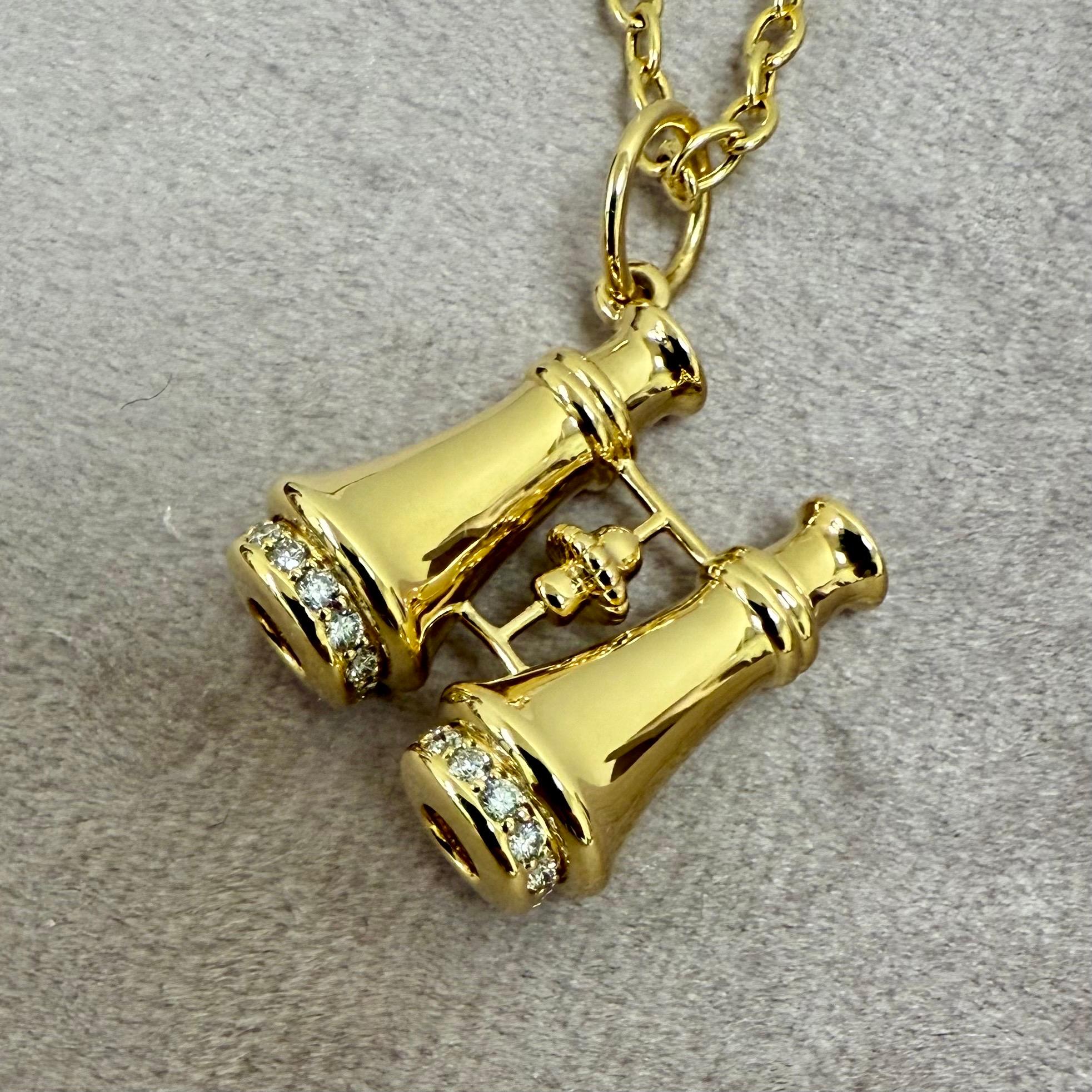 Syna Pendentif breloque binoculaire en or jaune avec diamants Neuf - En vente à Fort Lee, NJ