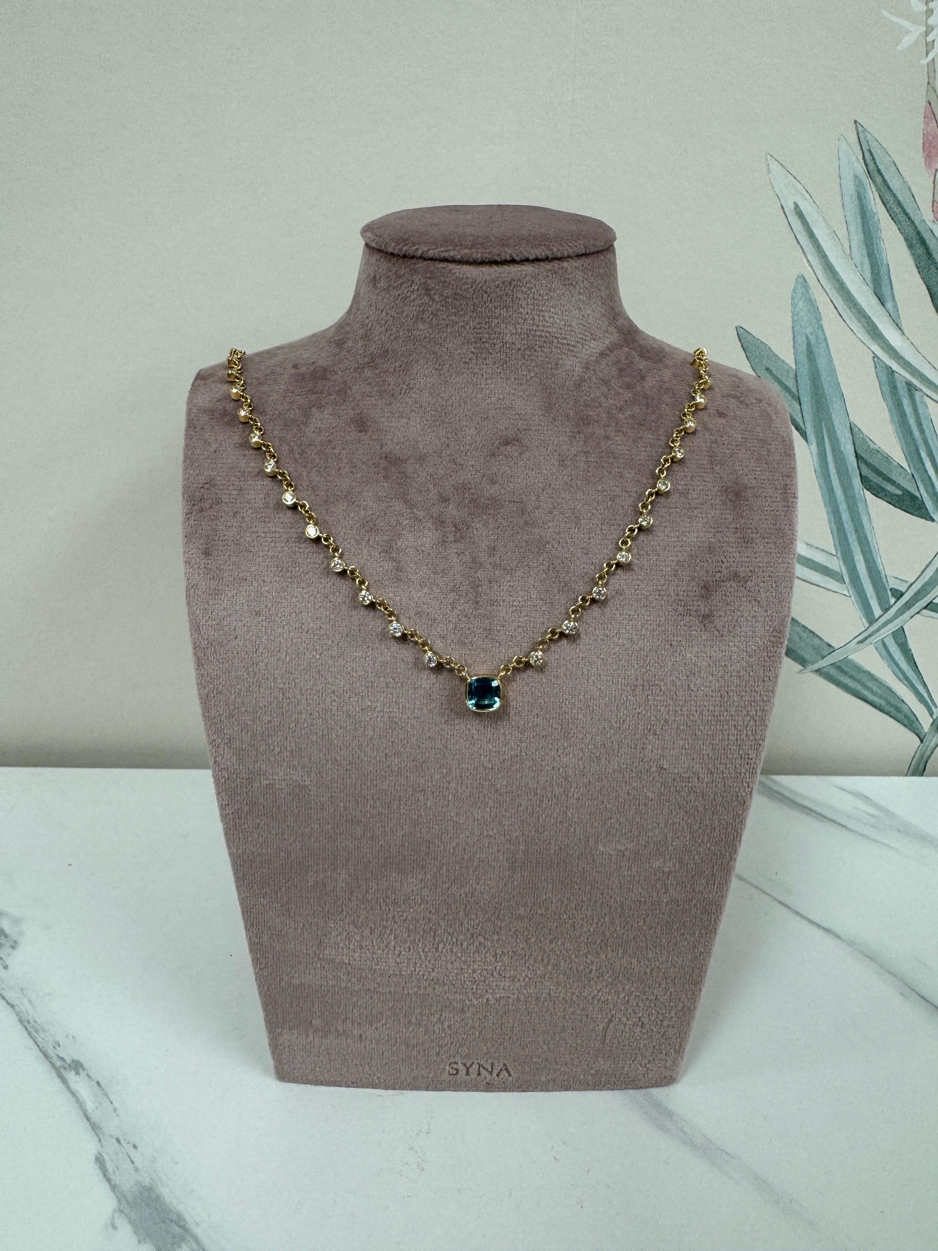 Syna Kissen-Halskette aus Gelbgold mit blauem Topas und Diamanten im Kissenschliff im Zustand „Neu“ im Angebot in Fort Lee, NJ