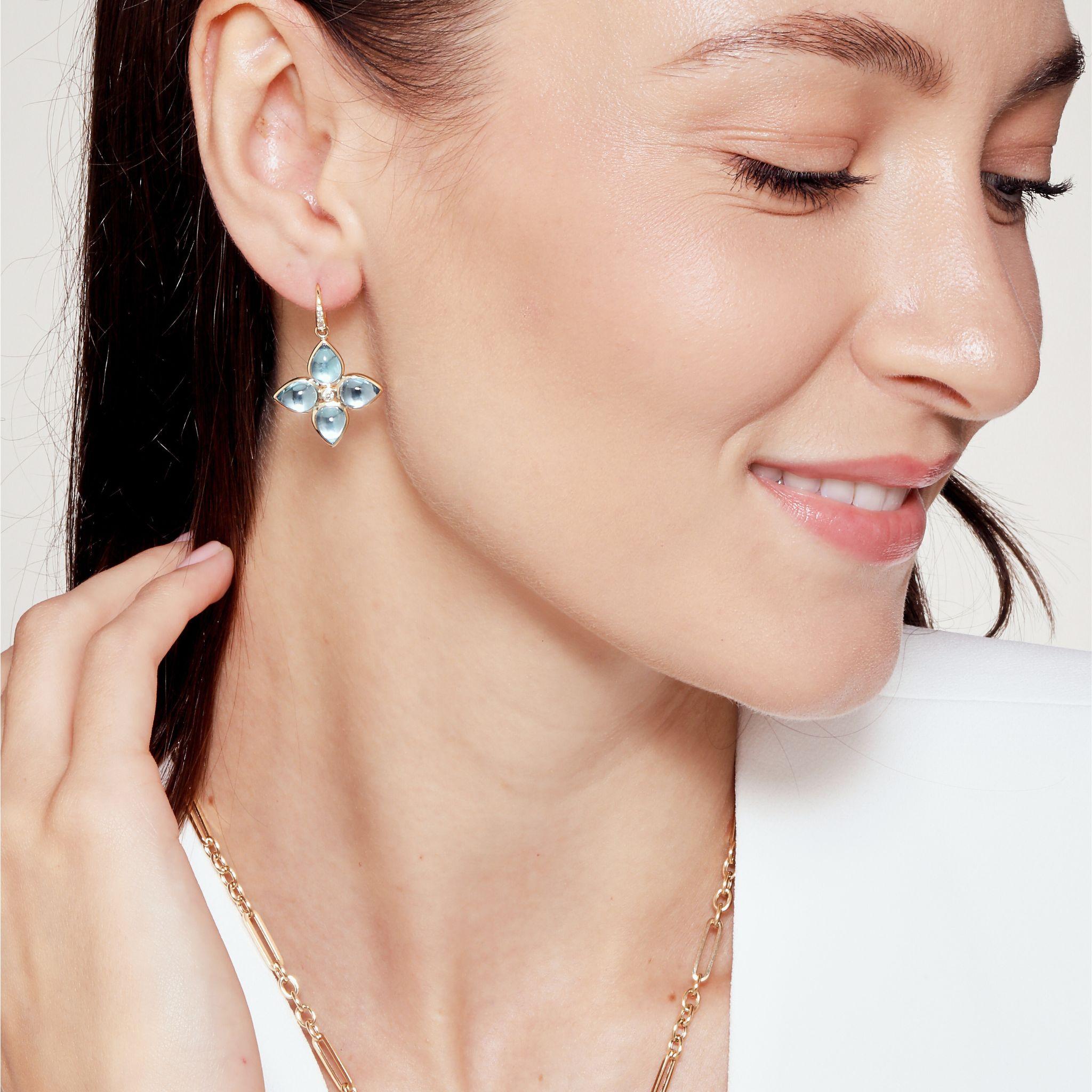 Contemporaneo Orecchini Syna in oro giallo, topazio blu e diamanti in vendita