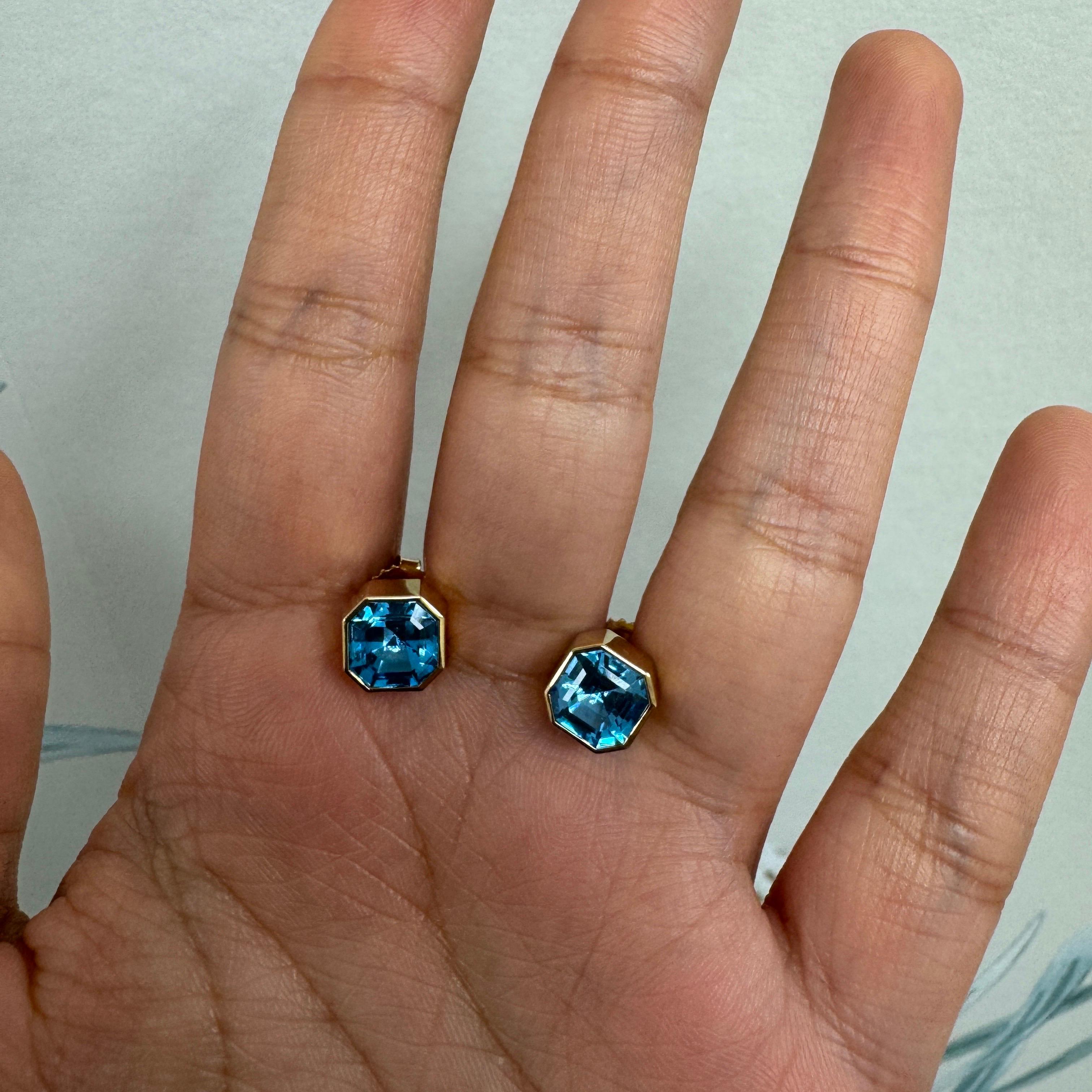 Syna Yellow Gold Blue Topaz Earrings In New Condition For Sale In Fort Lee, NJ