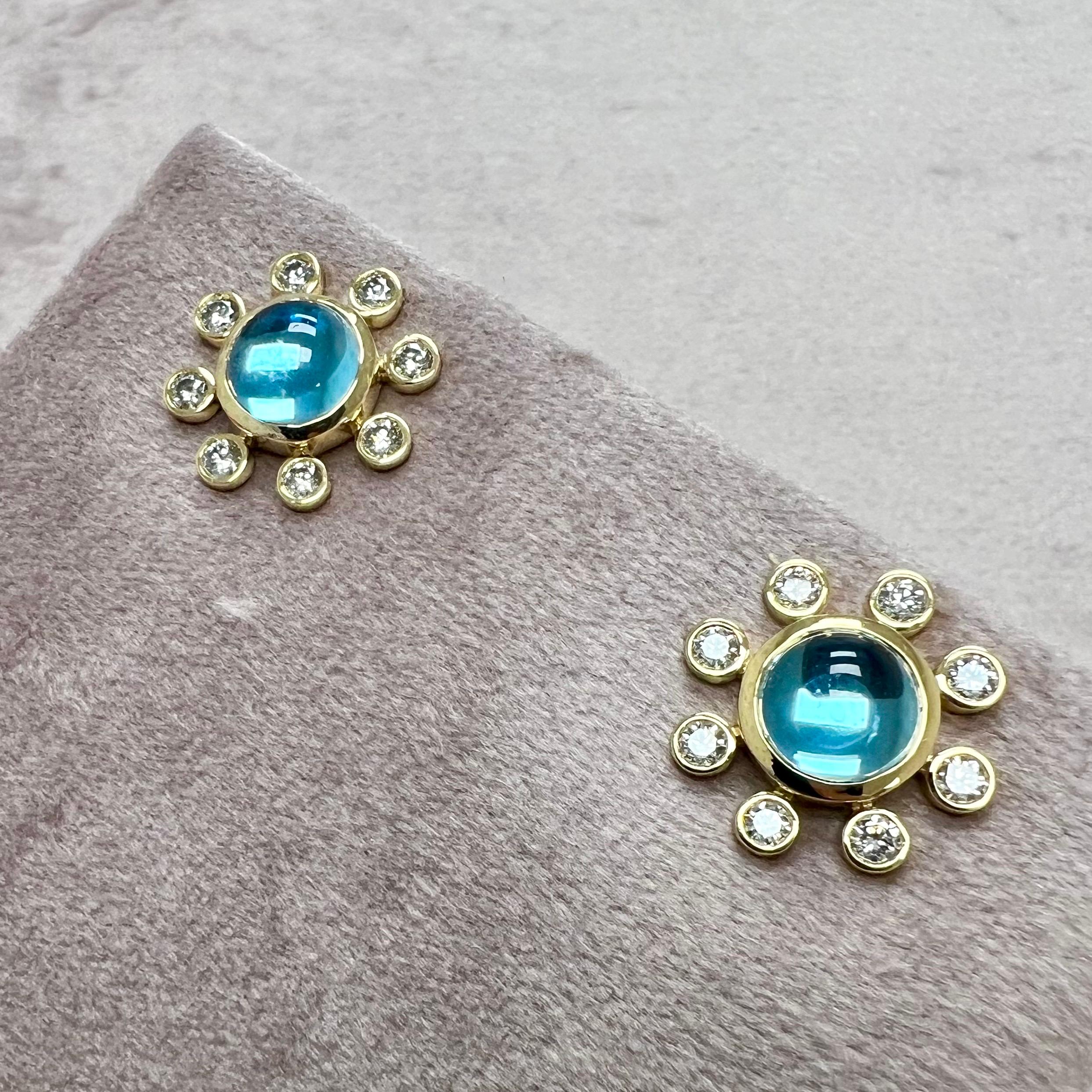 Contemporain Syna Boucles d'oreilles en or jaune et topaze bleue avec diamants en vente