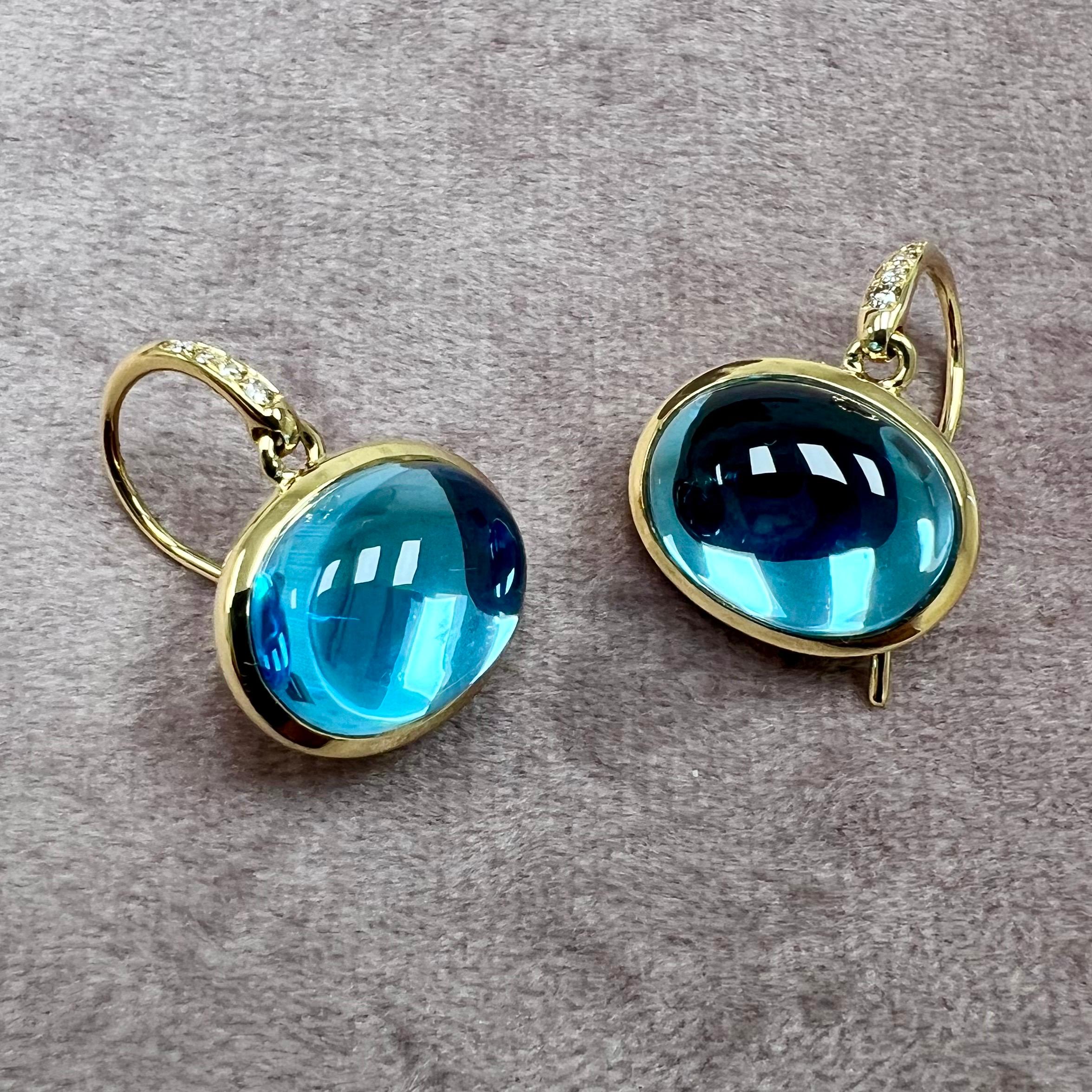 Syna Ohrringe aus Gelbgold mit blauem Topas und Diamanten (Zeitgenössisch)