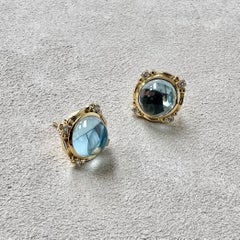 Syna Gelbgold Blautopas Mogul-Ohrringe mit Diamanten