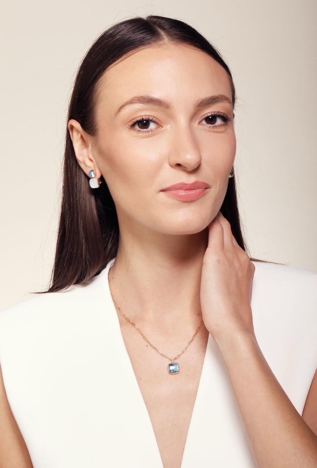 Contemporain Syna Pendentif pain de sucre en or jaune avec topaze bleue et diamants en vente