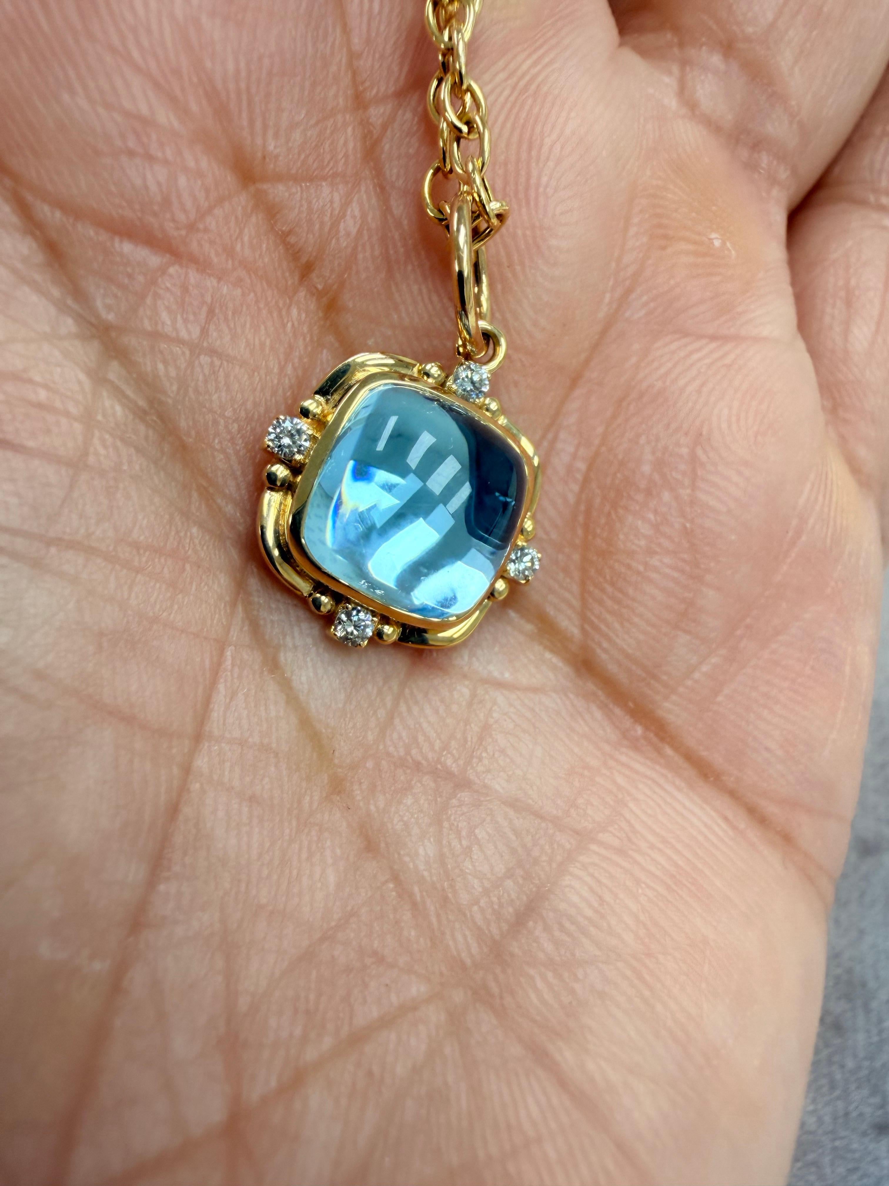 Contemporaneo Ciondolo Syna in oro giallo e topazio blu con diamanti in vendita