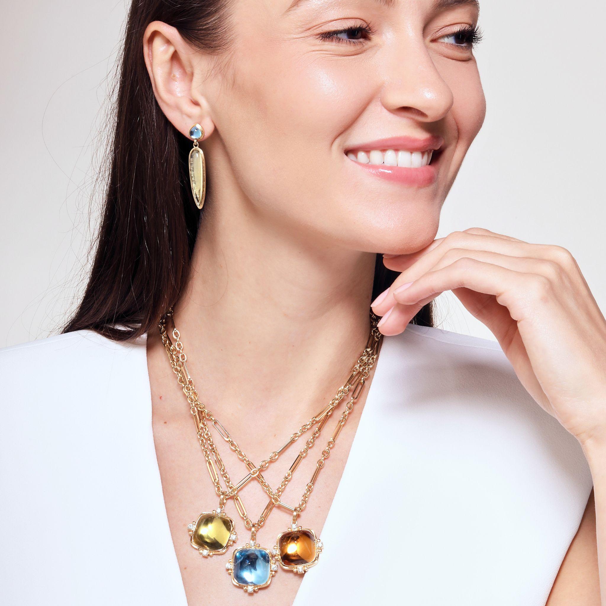 Syna Pendentif pain de sucre en or jaune avec topaze bleue et diamants Neuf - En vente à Fort Lee, NJ