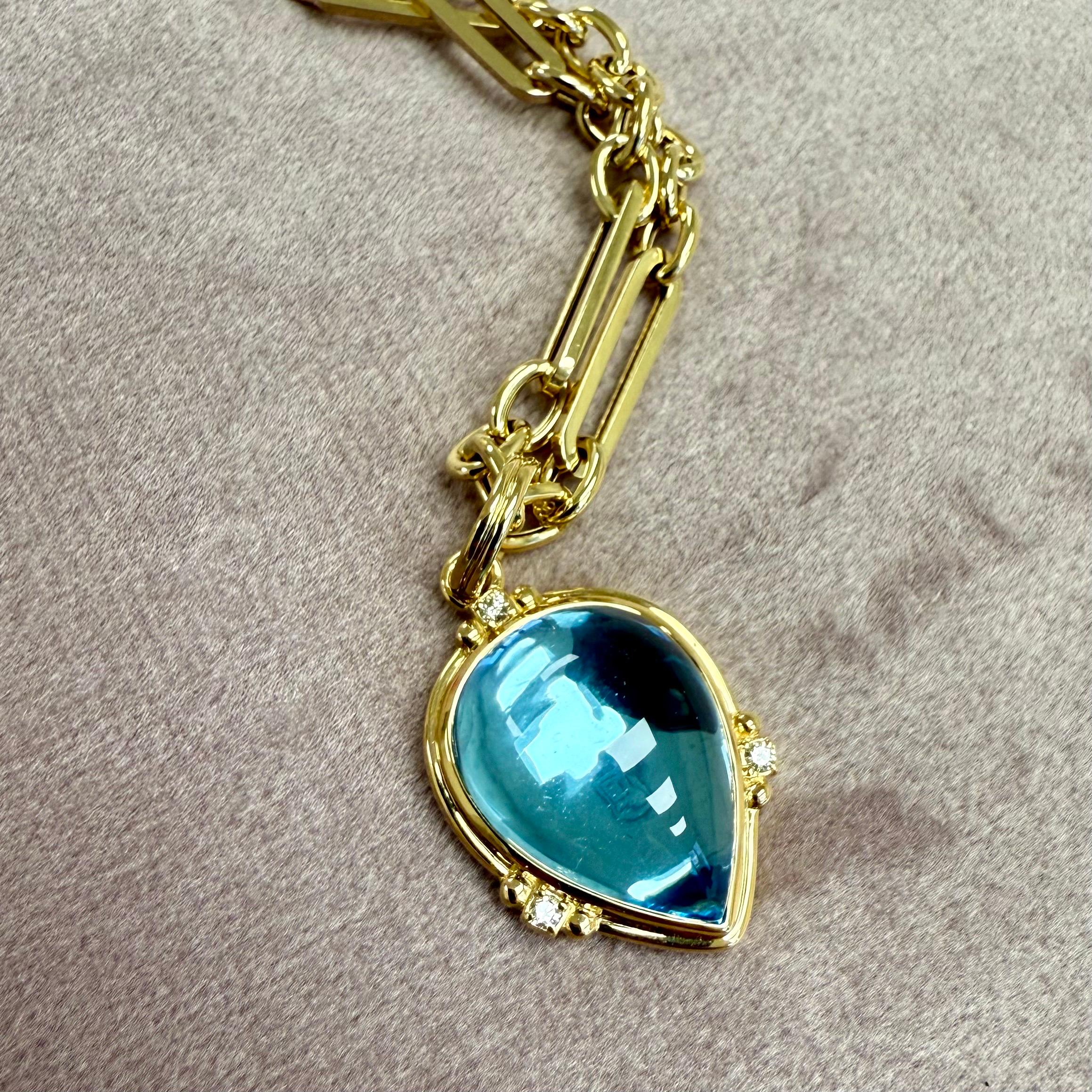 Taille mixte Pendentif en or jaune Syna Topaze bleue en forme de larme avec diamants en vente