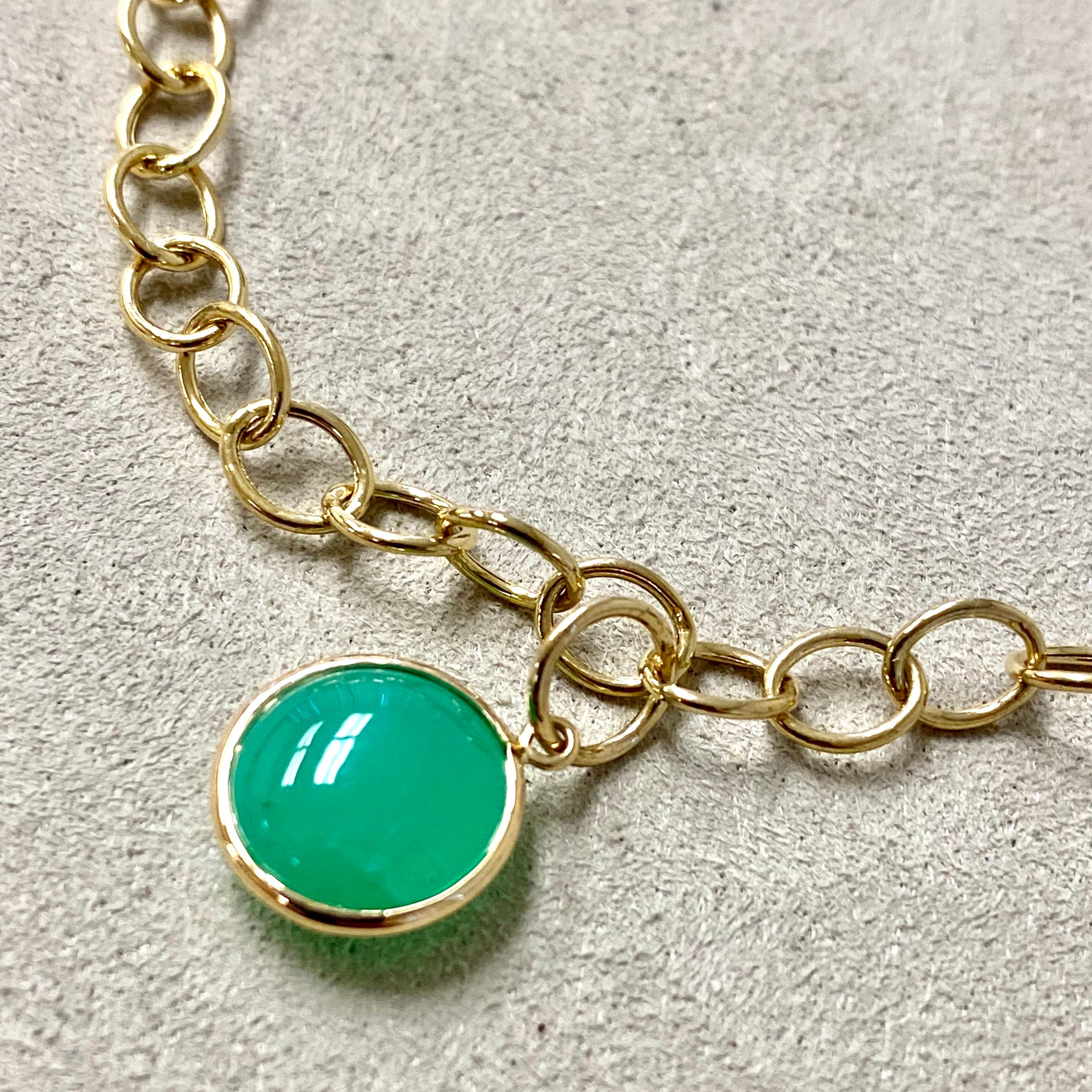 Created in 18 karat yellow gold
Chrysoprase 3.5 cts approx 
7 inches length with lobster clasp

Gleaming in 18 karat yellow gold, this bracelet - adorned with a dazzling chrysoprase of roughly 3.5 cts - boasts a length of 7 inches and a secure