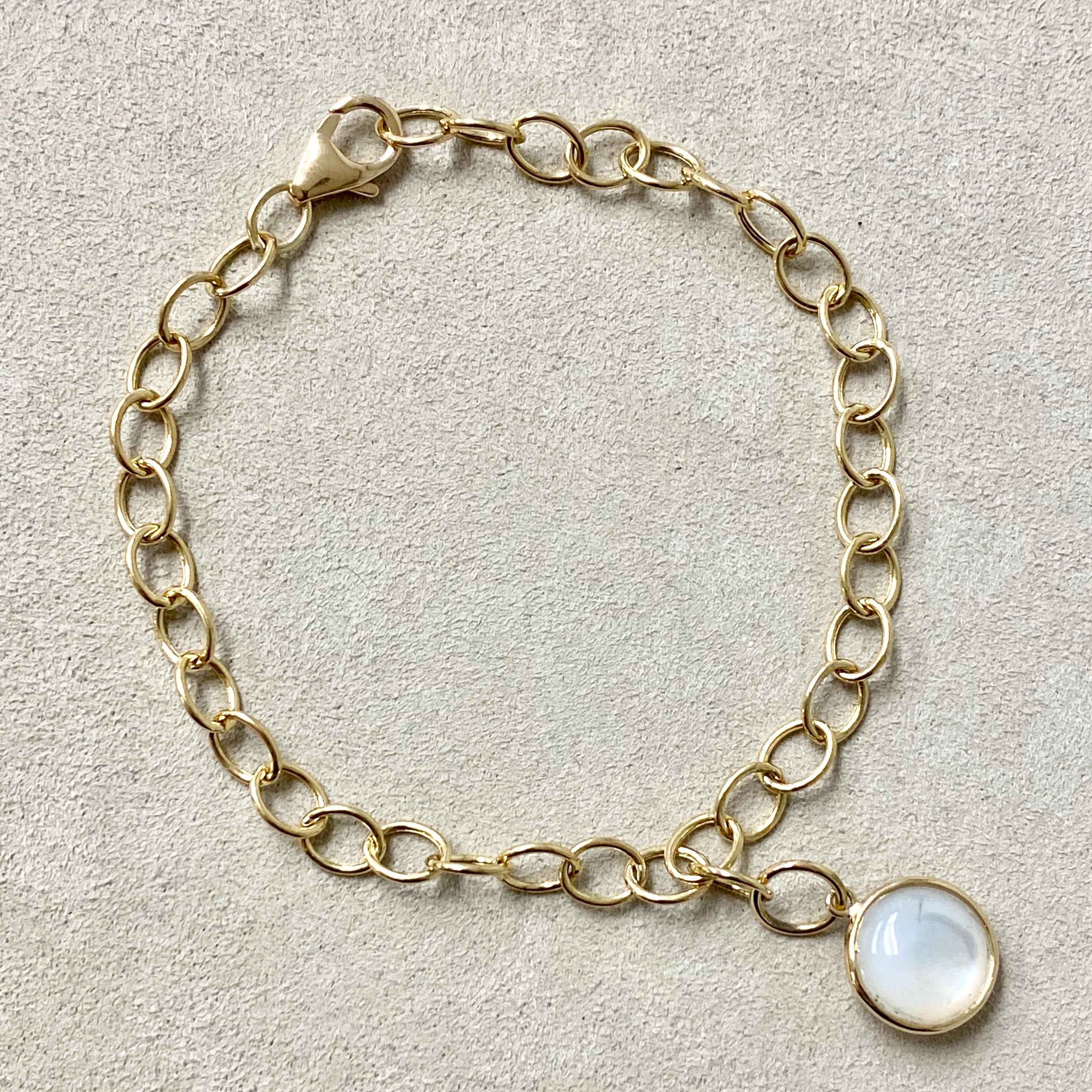 Contemporary Syna Yellow Gold Bracelet with Mother of Pearl