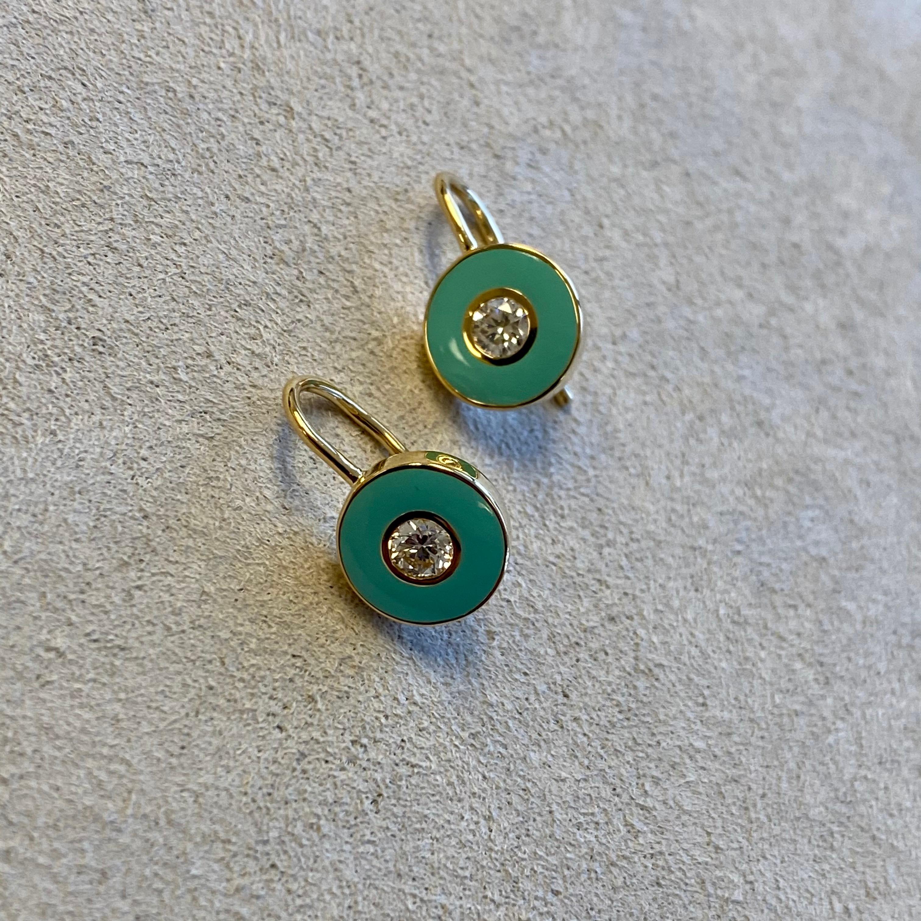 Syna Gelbgold Diamant-seegrüne Emaille-Scheiben-Ohrringe (Zeitgenössisch) im Angebot
