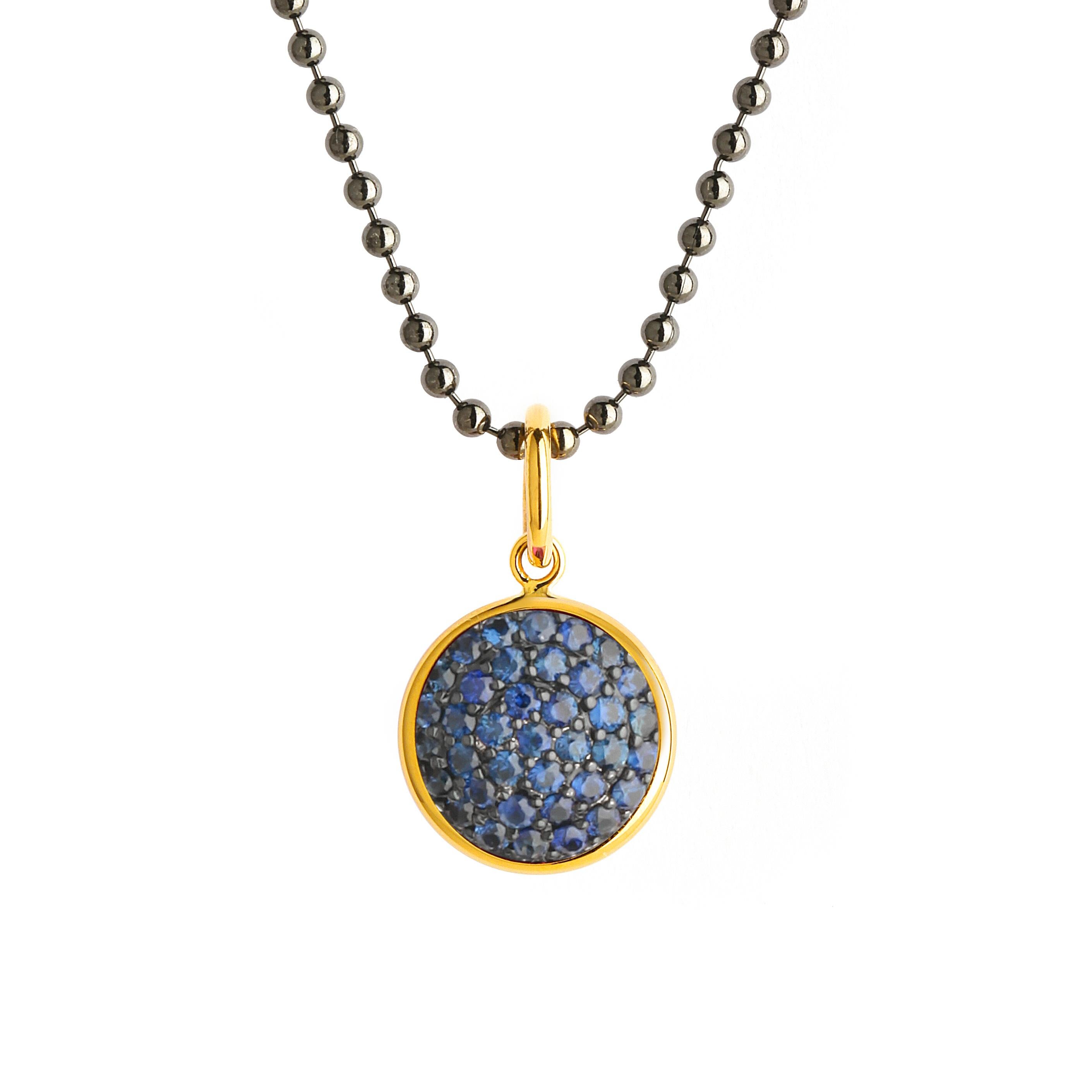 Round Cut Syna Yellow Gold Charm Pendant with Blue Sapphires For Sale