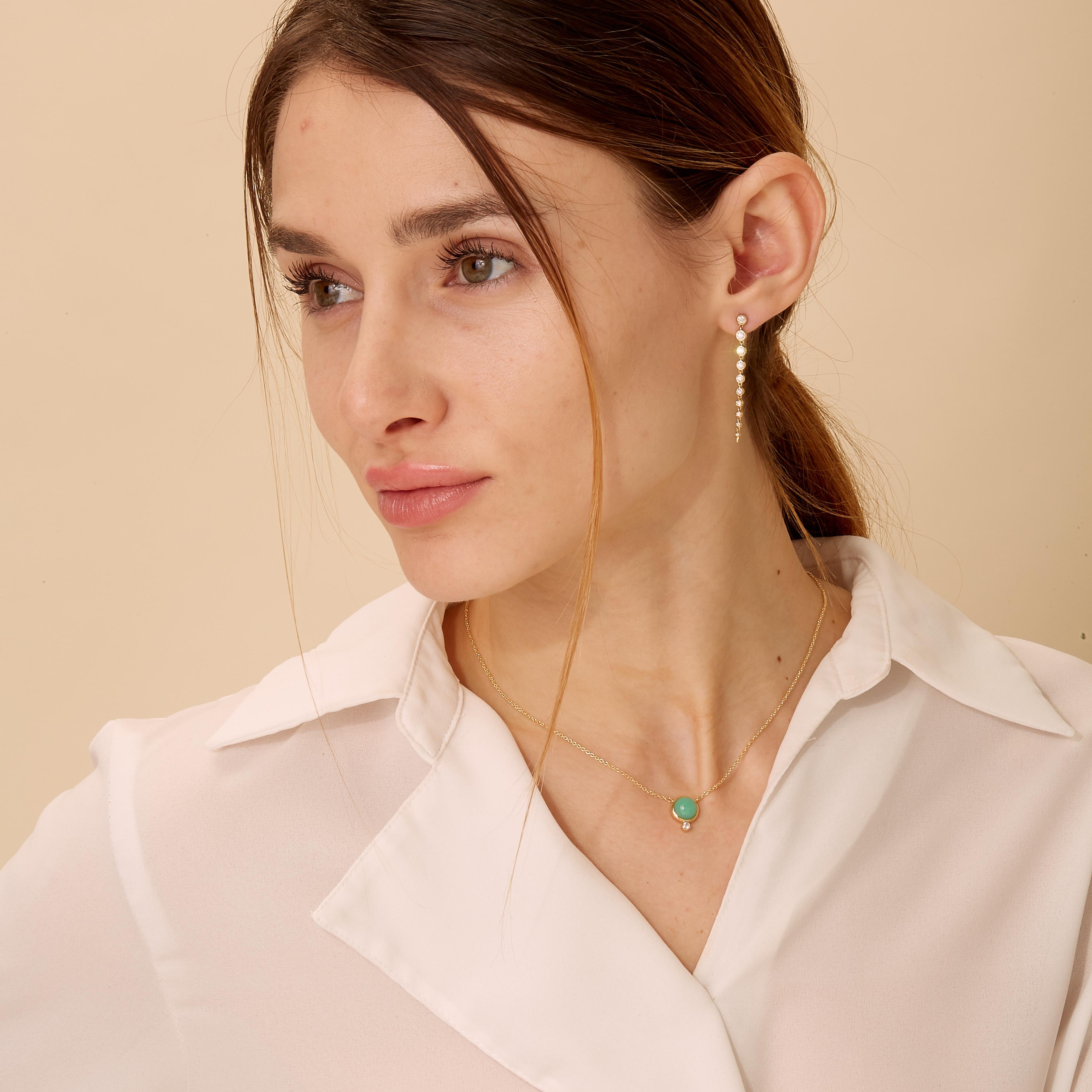 Created in 18 karat yellow gold
Chrysoprase 2 carats approx.
Diamond 0.05 carat approx.
18 inch, adjustable at 16-17
Limited edition

Exquisitely crafted in 18 karat yellow gold, this limited edition necklace features a stunning chrysoprase of