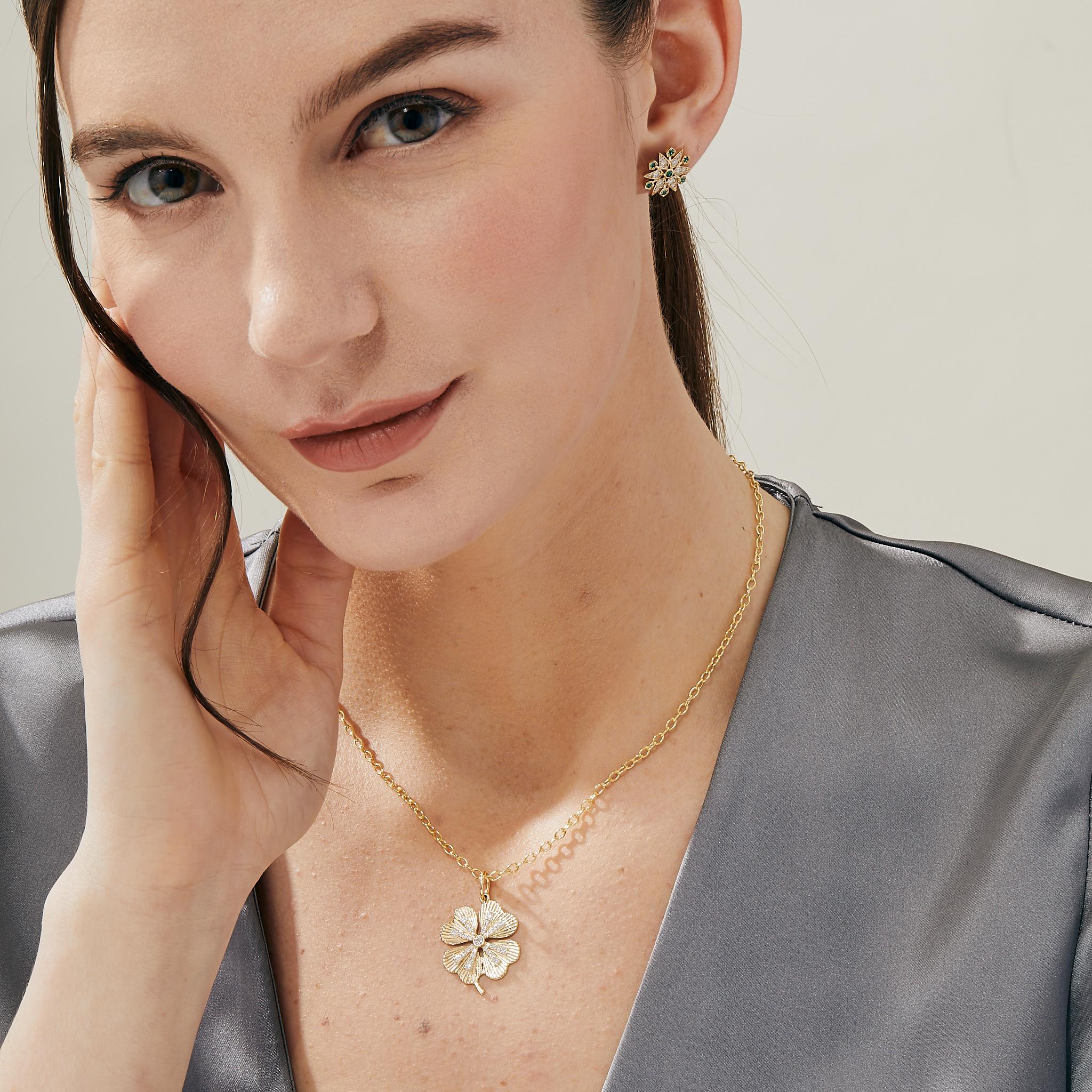 Created in 18 karat yellow gold
Diamonds 0.40 carat approx.
Chain sold separately
Limited Edition

Exquisitely crafted in 18k yellow gold, this limited-edition pendant features a captivating mother-of-pearl centerpiece of 4.50 carats. Please note