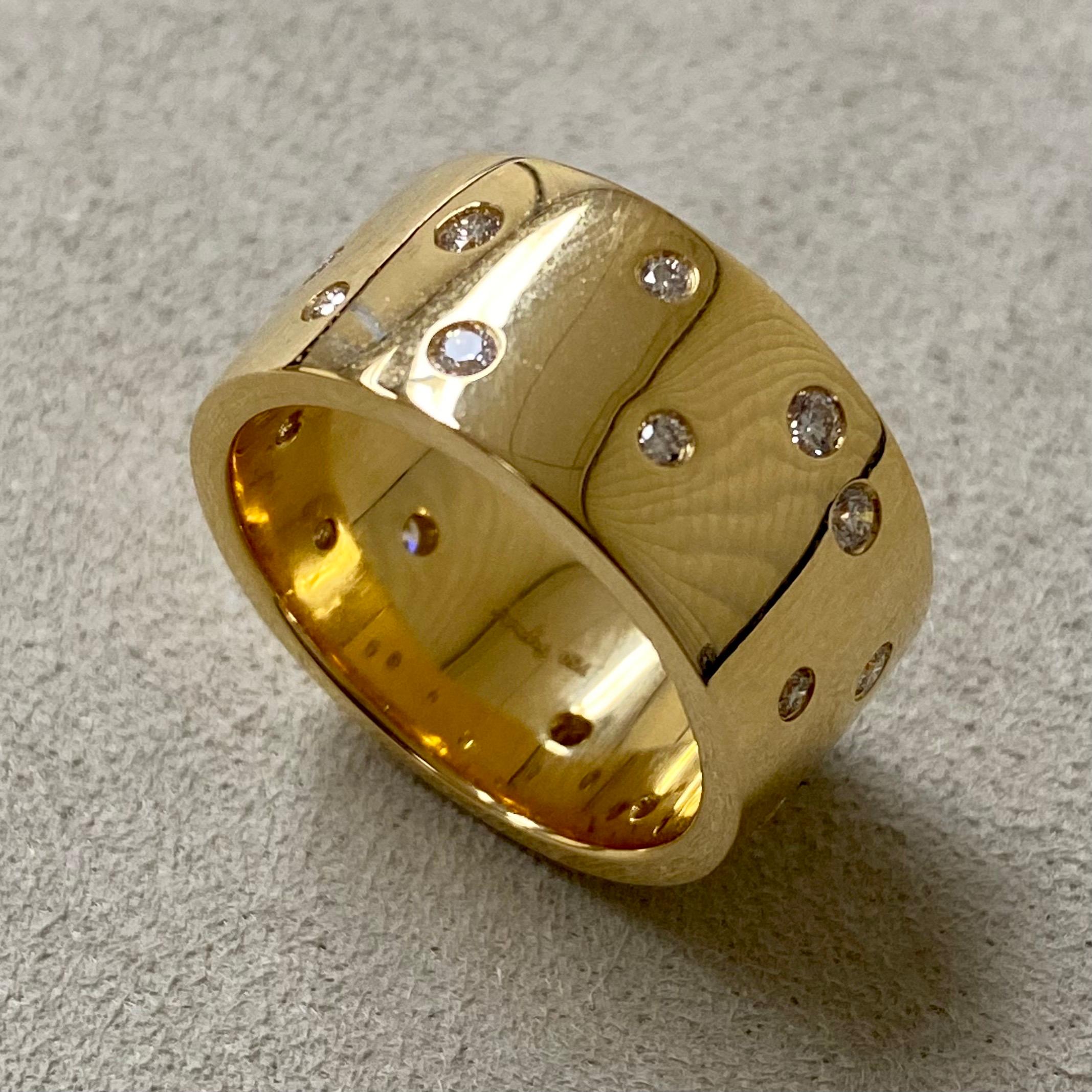 Syna Kosmischer Ring aus Gelbgold mit Diamanten (Rundschliff) im Angebot
