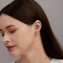 Syna Boucles d'oreilles hexagonales en or jaune à double lunette avec rubis